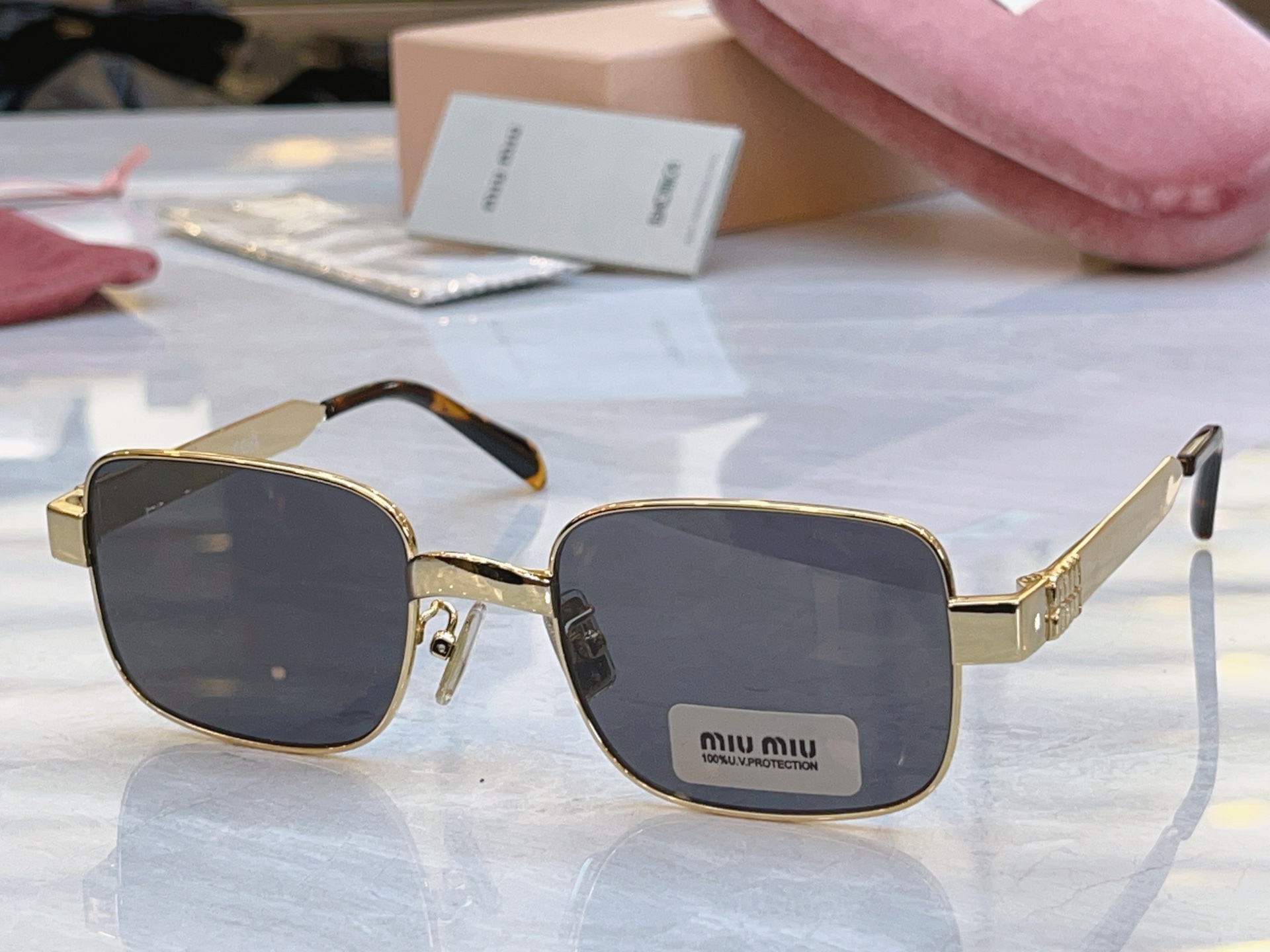 ，【MIUMI*】缪*缪新款太阳镜，Mod: MU B54S，SIZE:52口22-135