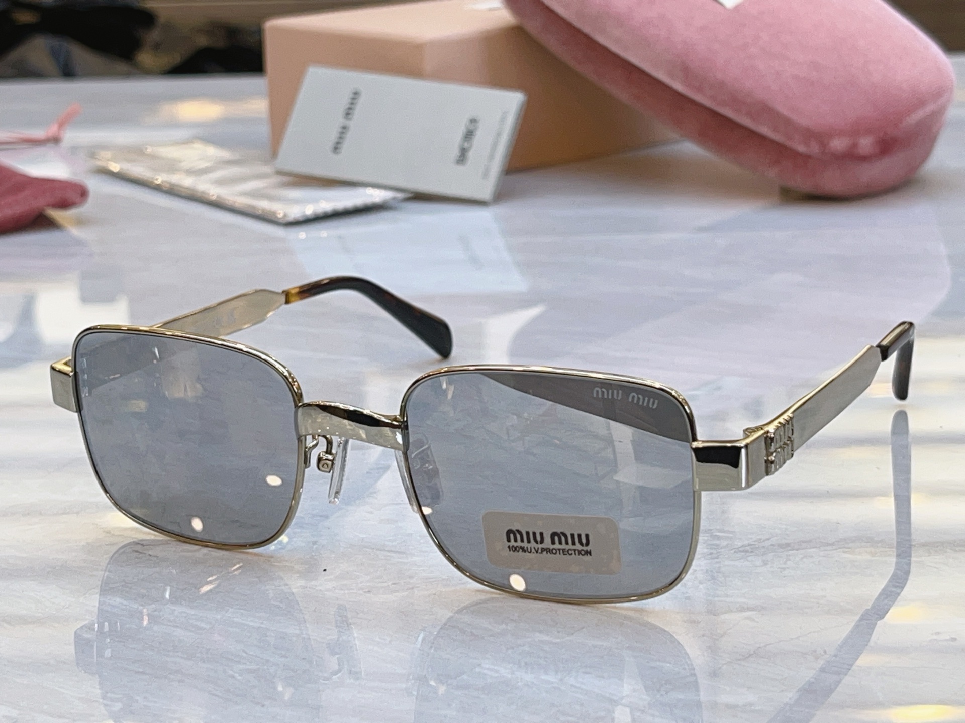 ，【MIUMI*】缪*缪新款太阳镜，Mod: MU B54S，SIZE:52口22-135