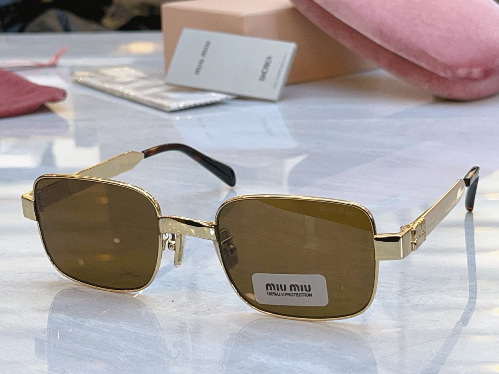 ，【MIUMI*】缪*缪新款太阳镜，Mod: MU B54S，SIZE:52口22-135