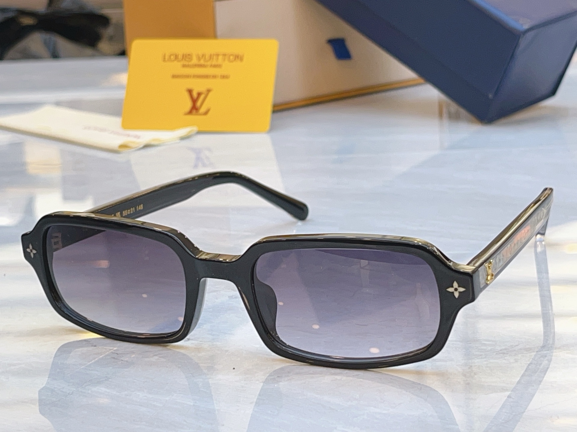 ，【LOUIS VUITTO*】路易*威登新款太阳镜，MODEL：Z2978U，SIZE：55口21-1