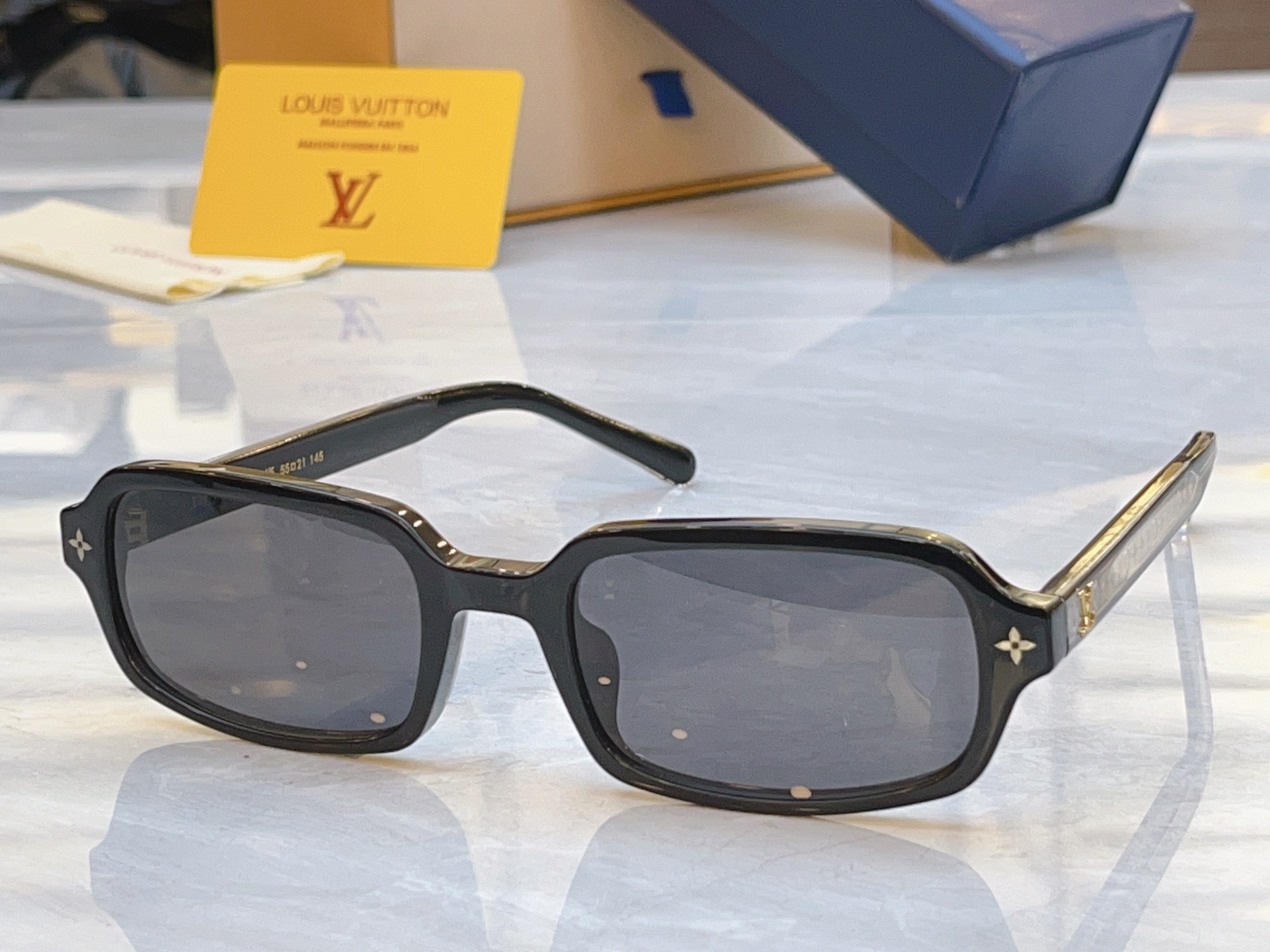 ，【LOUIS VUITTO*】路易*威登新款太阳镜，MODEL：Z2978U，SIZE：55口21-1