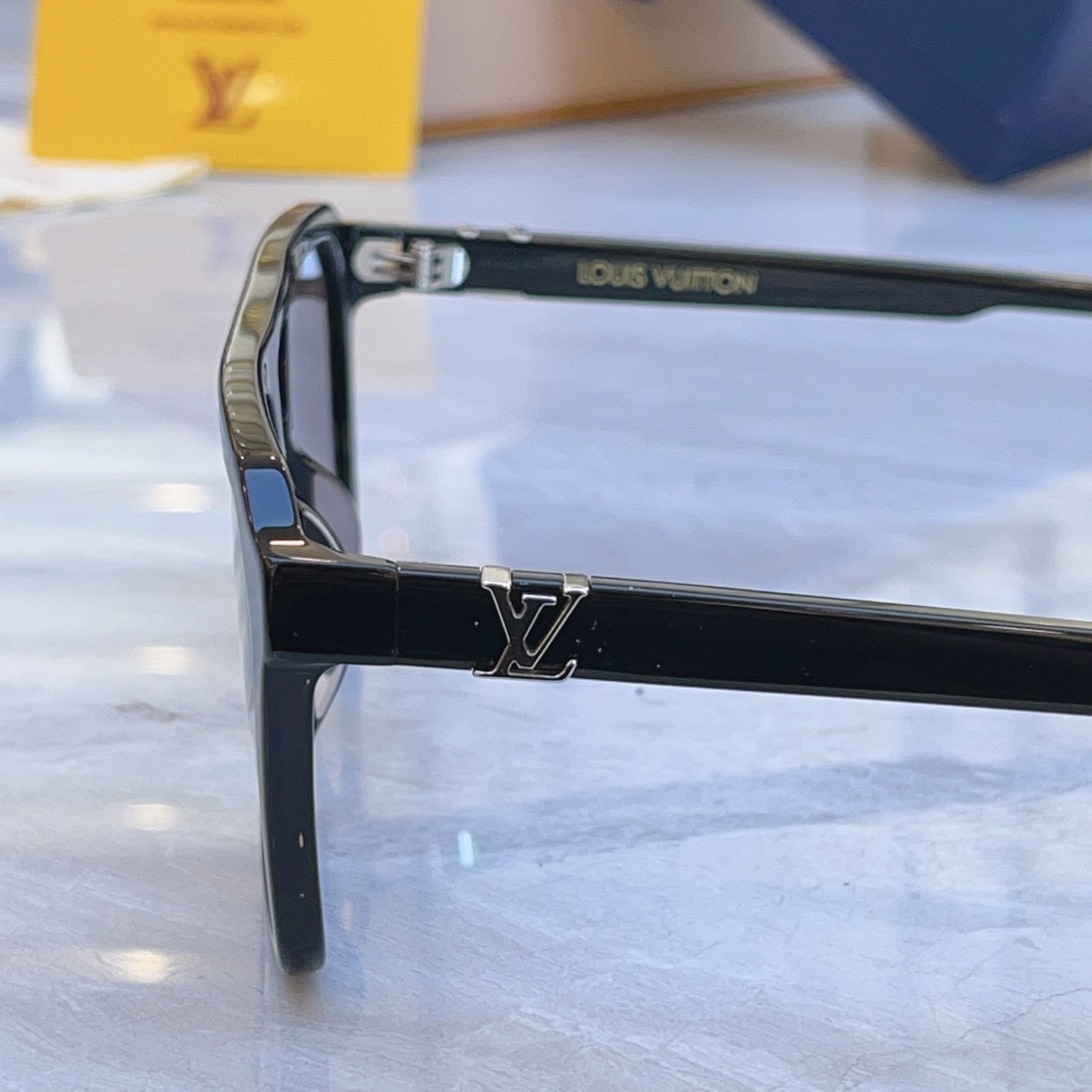 ，【LOUIS VUITTO*】路易*威登新款太阳镜，MODEL：Z3095U，SIZE：56口18-1