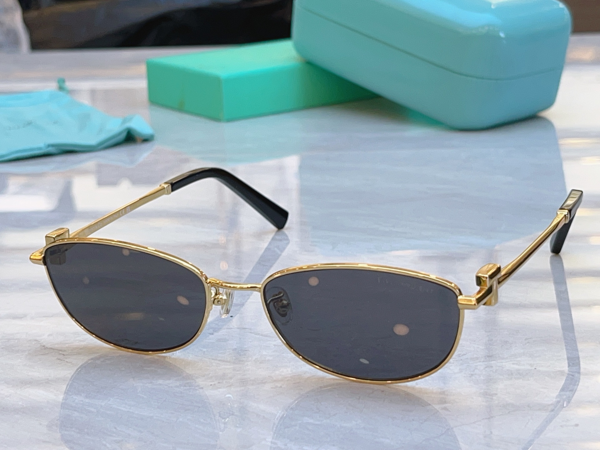 ，【Tiffany & Co.】蒂芙*尼新款太阳镜，Mod：TF3115，Size：56口17-140