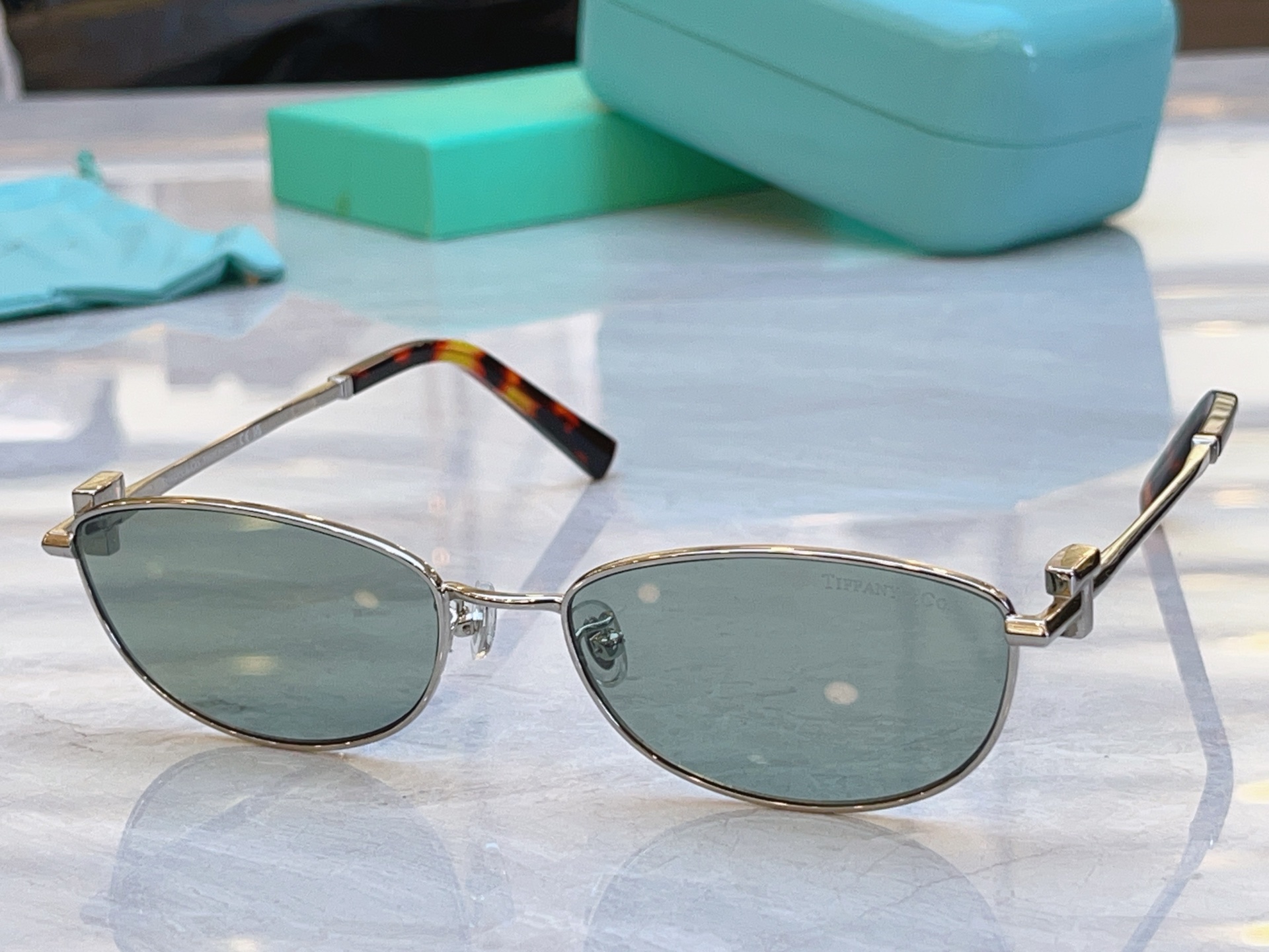 ，【Tiffany & Co.】蒂芙*尼新款太阳镜，Mod：TF3115，Size：56口17-140