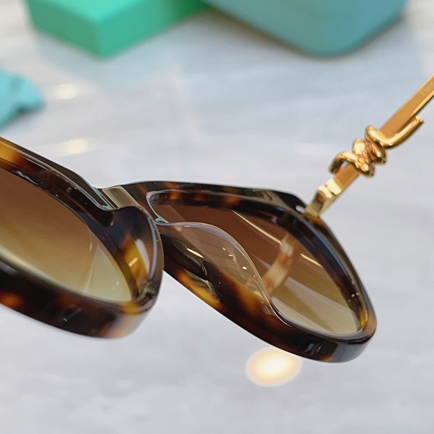 ，【Tiffany & Co.】蒂芙*尼新款太阳镜，Mod：TF4253，Size：56口18-145