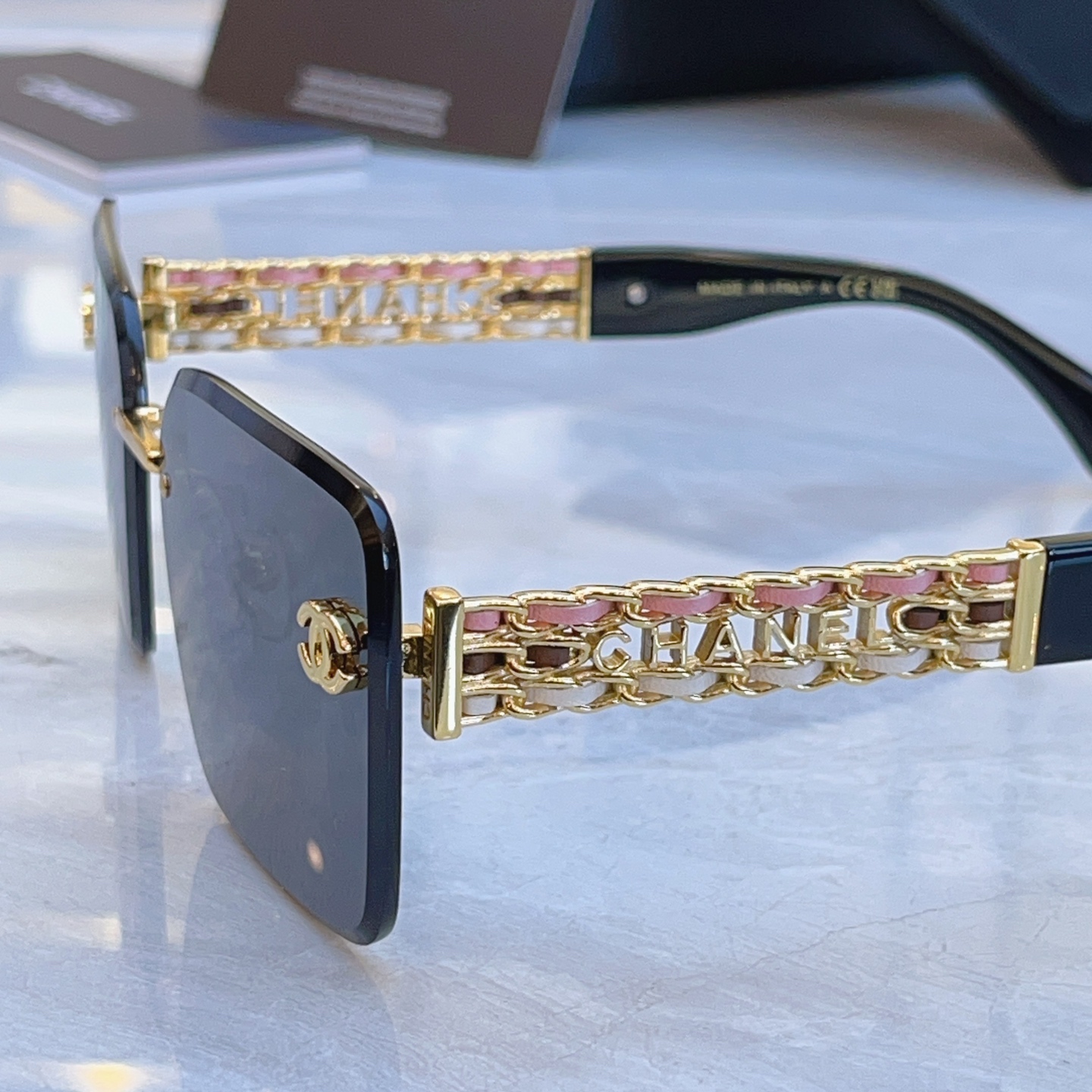 ，【CHANE*】香奈*儿新款太阳镜🕶️，MODEL：CH1902，SIZE：63口17-145