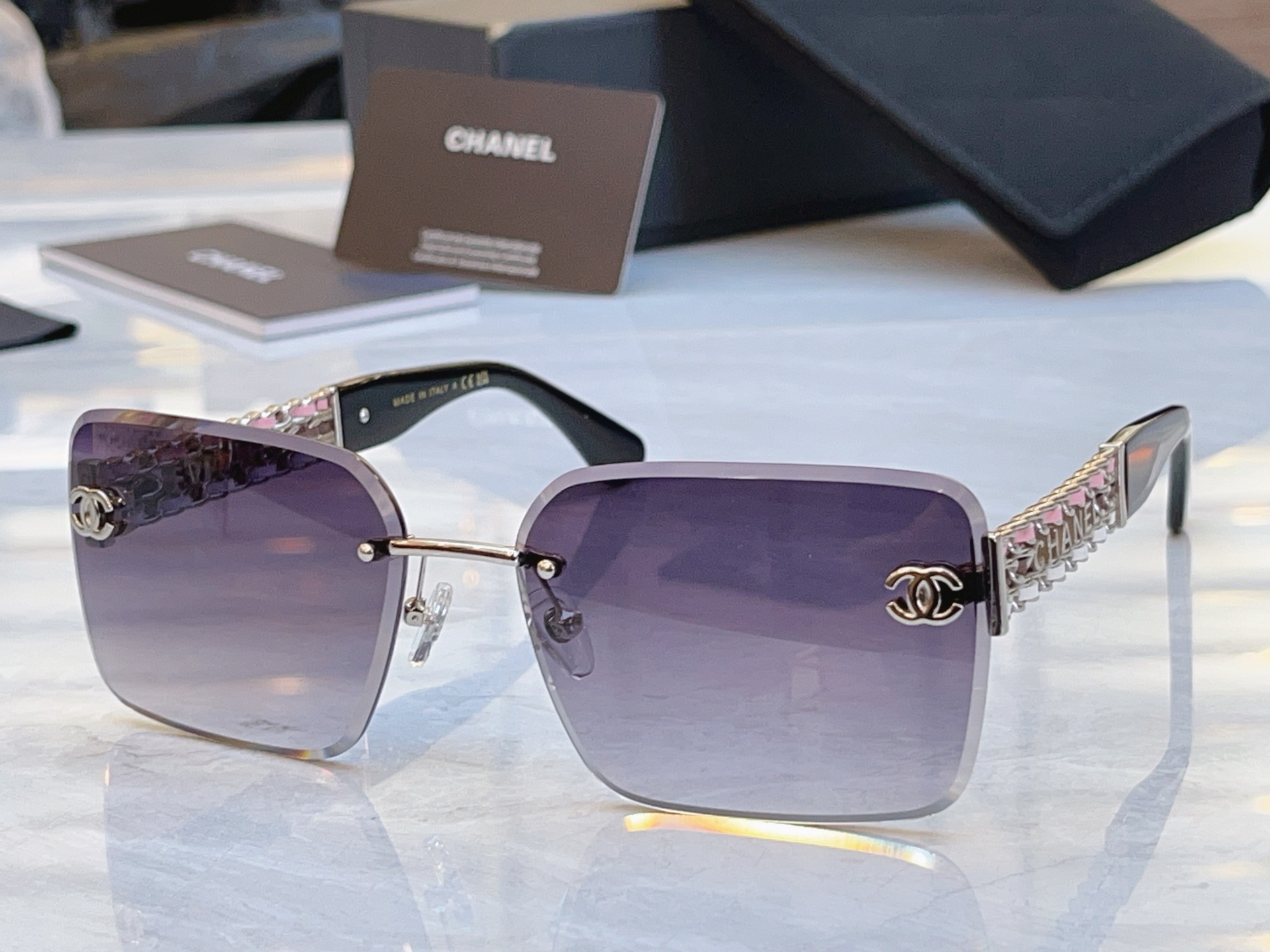 ，【CHANE*】香奈*儿新款太阳镜🕶️，MODEL：CH1902，SIZE：63口17-145