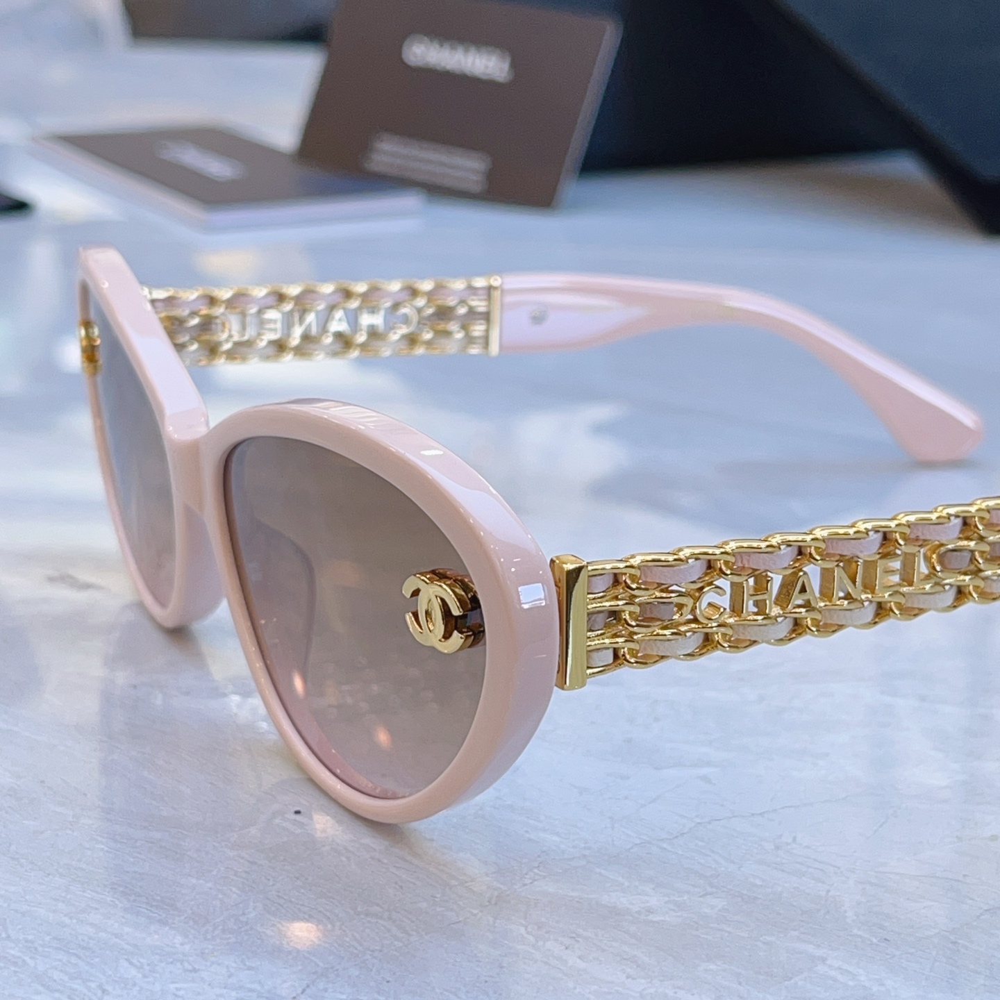 ，【CHANE*】香奈*儿新款太阳镜🕶️，MODEL：CH1900，SIZE：61口17-145