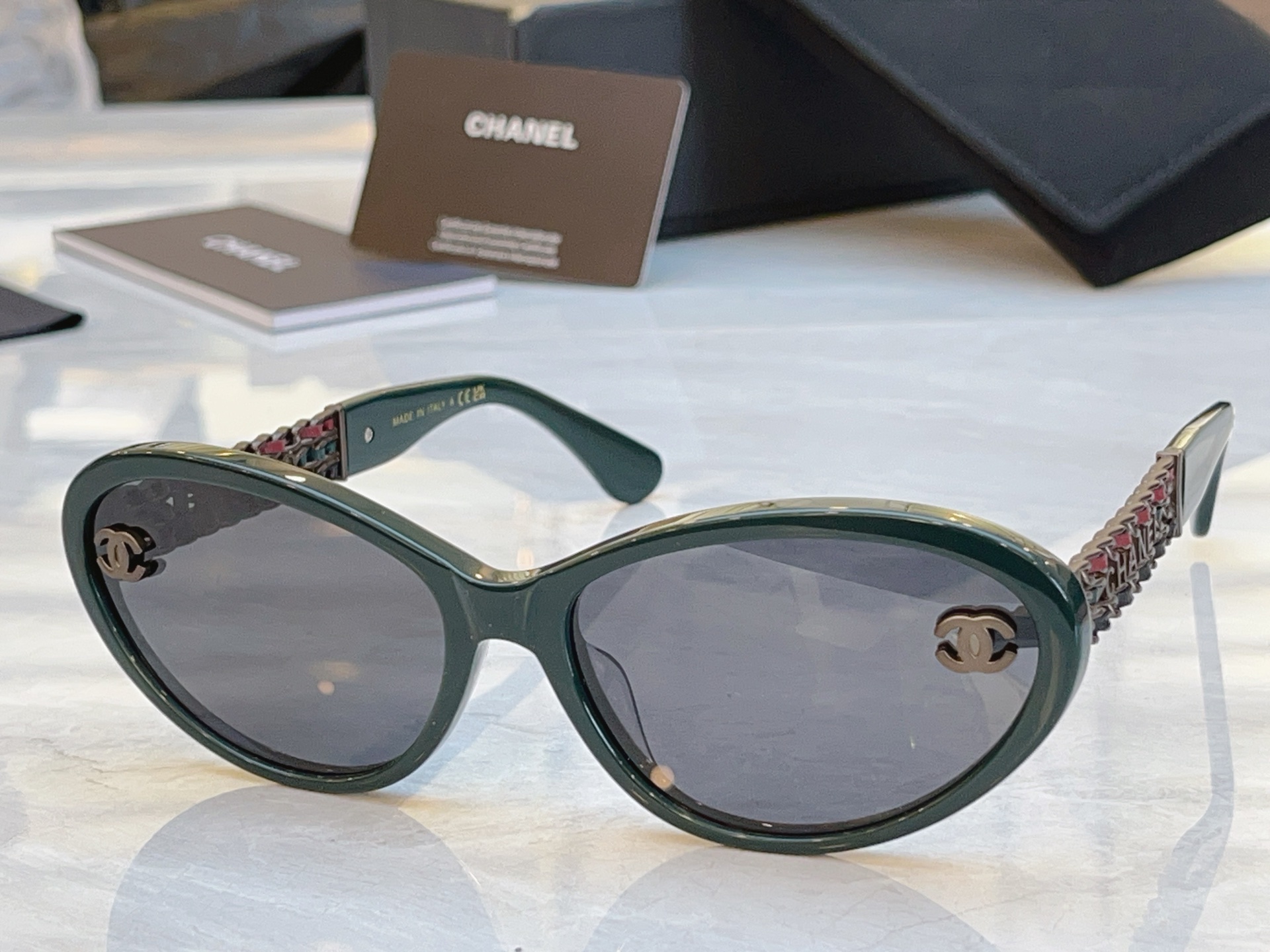 ，【CHANE*】香奈*儿新款太阳镜🕶️，MODEL：CH1900，SIZE：61口17-145