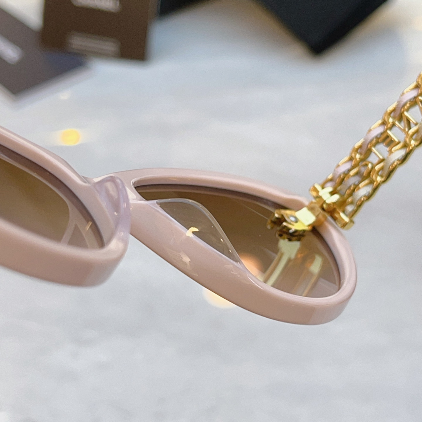 ，【CHANE*】香奈*儿新款太阳镜🕶️，MODEL：CH1900，SIZE：61口17-145