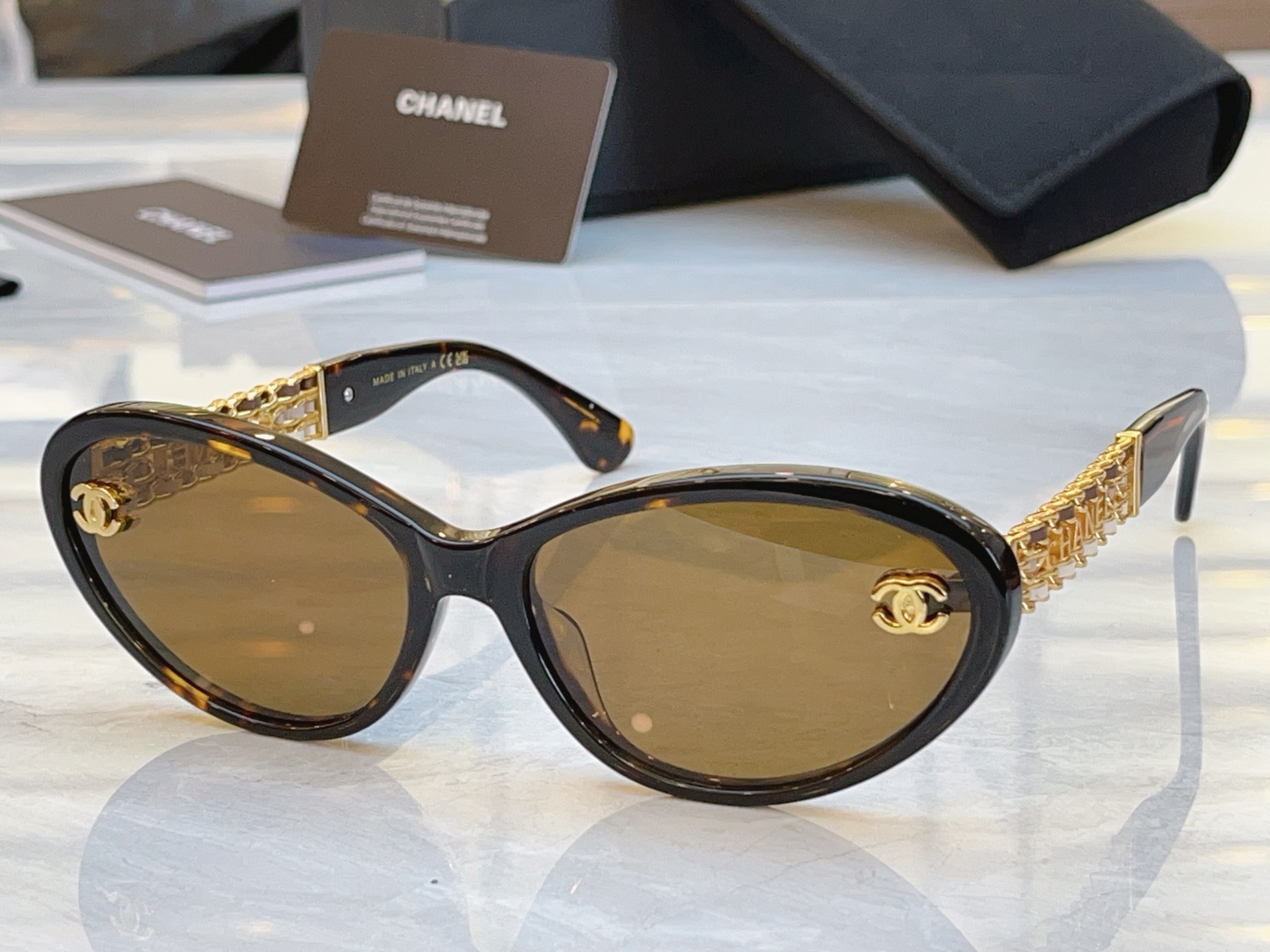 ，【CHANE*】香奈*儿新款太阳镜🕶️，MODEL：CH1900，SIZE：61口17-145