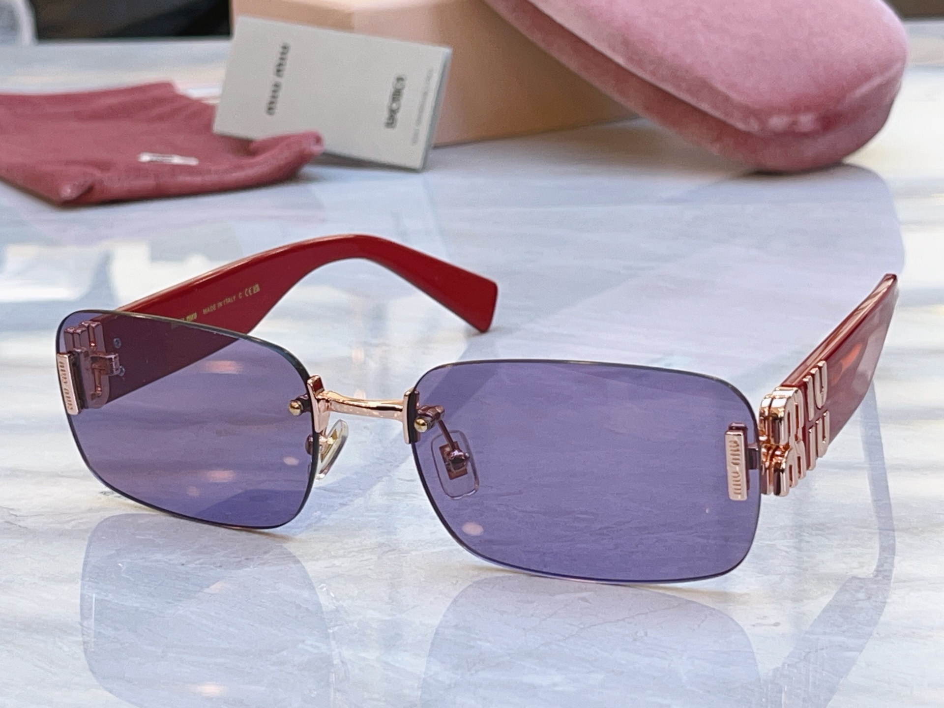 ，【MIUMI*】缪*缪新款太阳镜，Mod: MU 168AV，SIZE:62口19-140