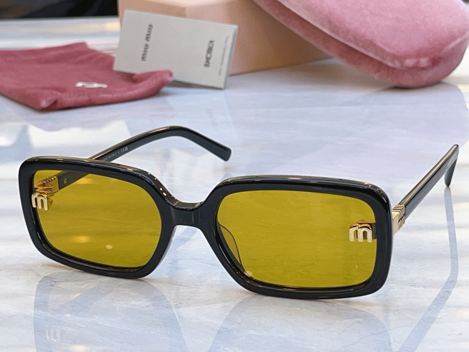 ，【MIUMI*】缪*缪新款太阳镜，Mod: MU 155AV，SIZE:59口20-143