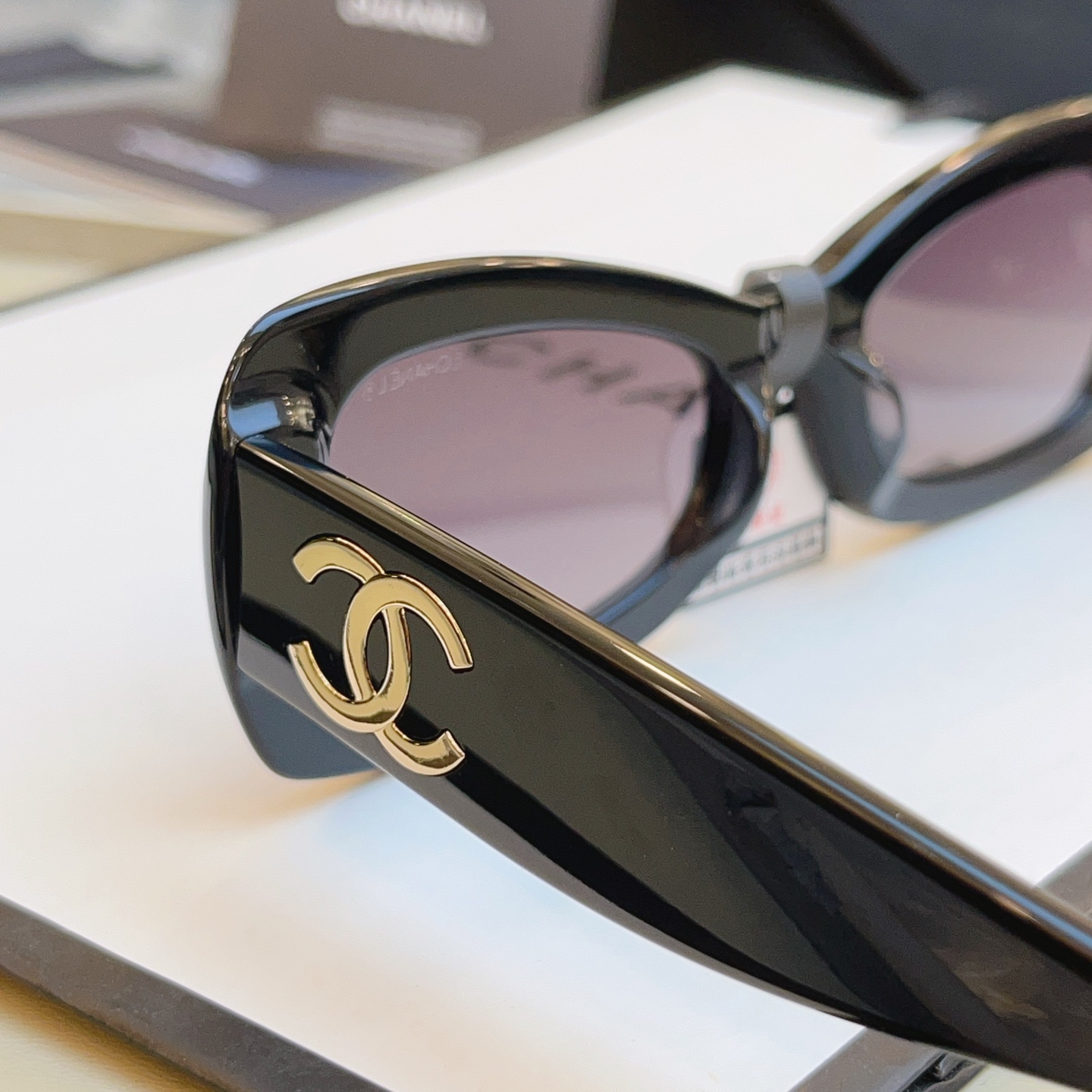 ，【CHANE*】香奈儿新款太阳镜，MODEL：9184，SIZE：52口20-140