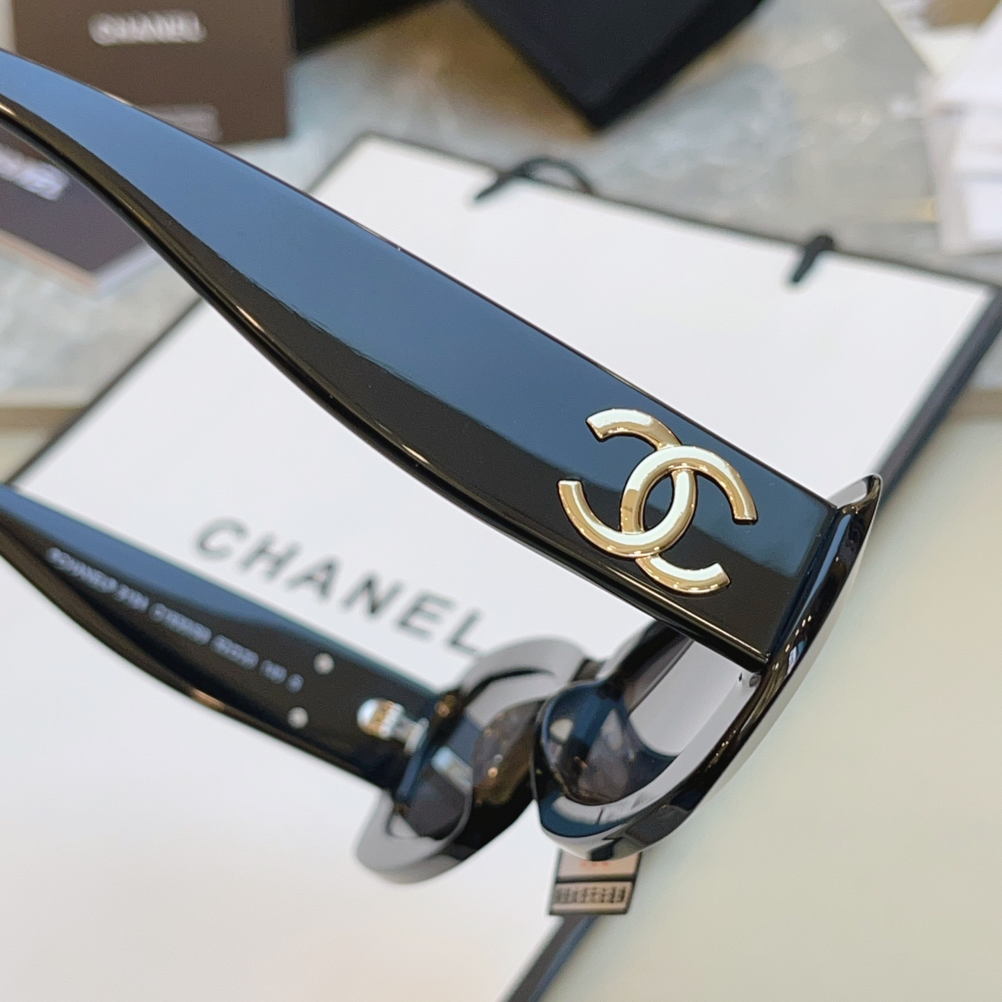 ，【CHANE*】香奈儿新款太阳镜，MODEL：9184，SIZE：52口20-140