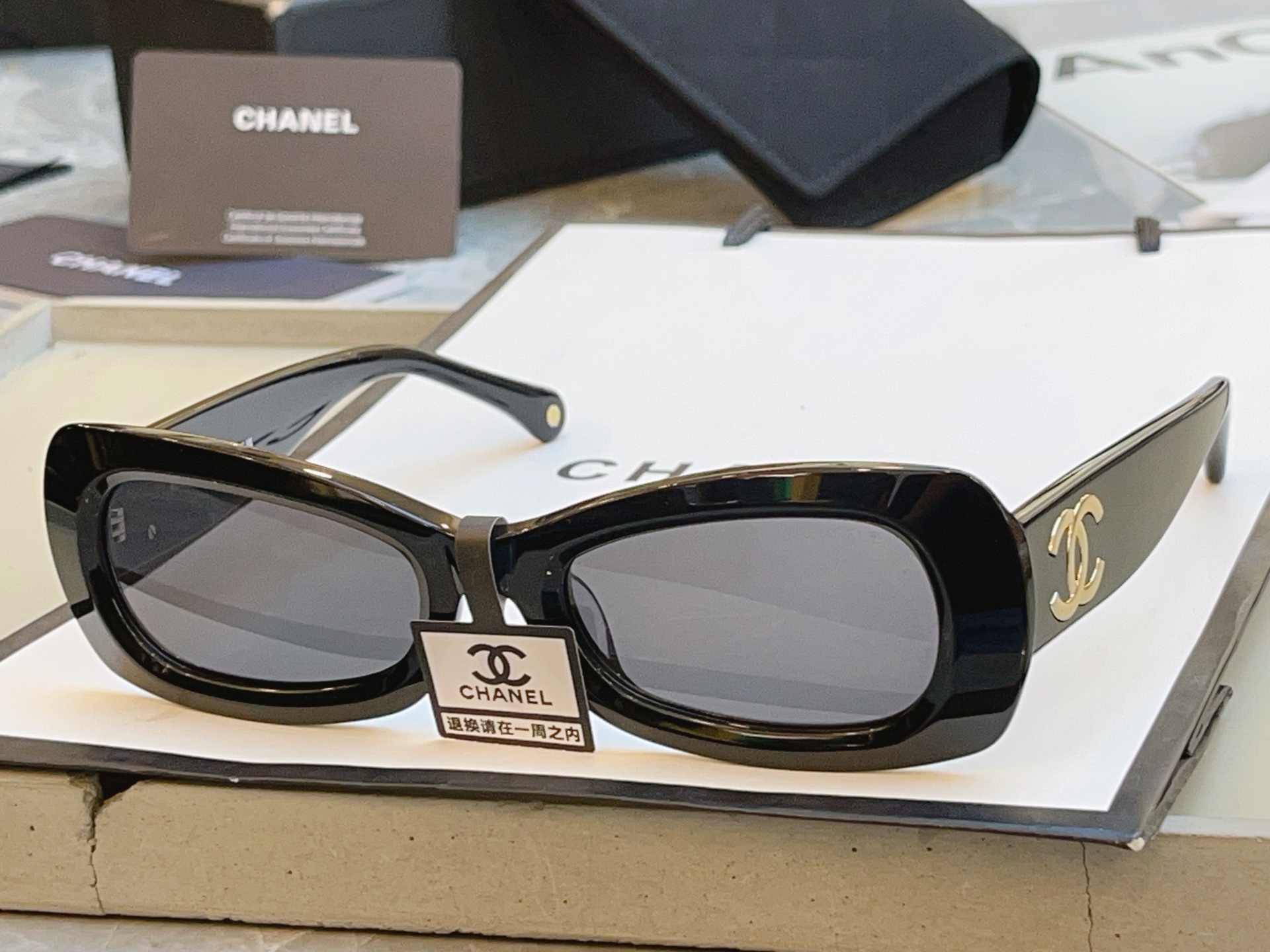 ，【CHANE*】香奈儿新款太阳镜，MODEL：9184，SIZE：52口20-140