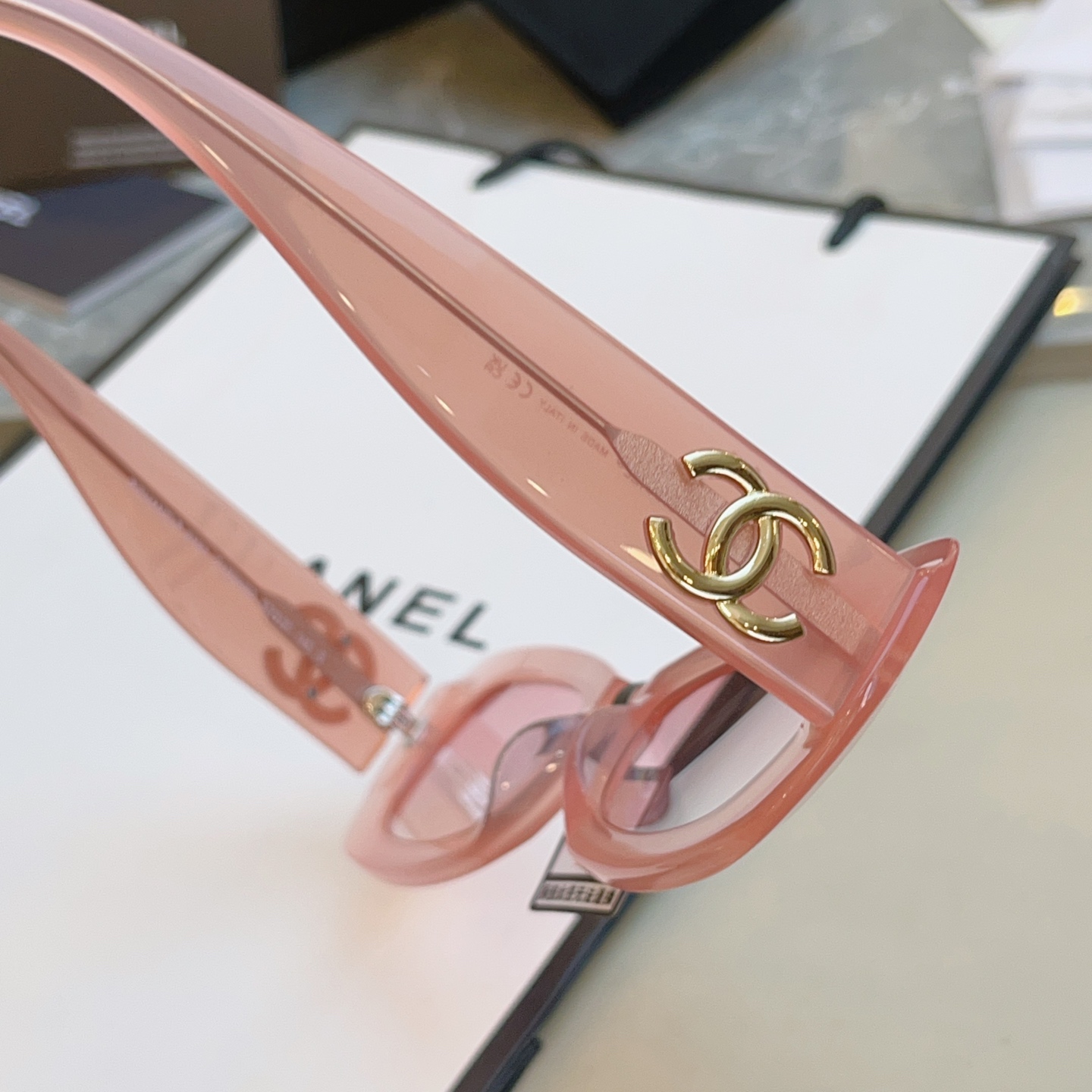 ，【CHANE*】香奈儿新款太阳镜，MODEL：9184，SIZE：52口20-140