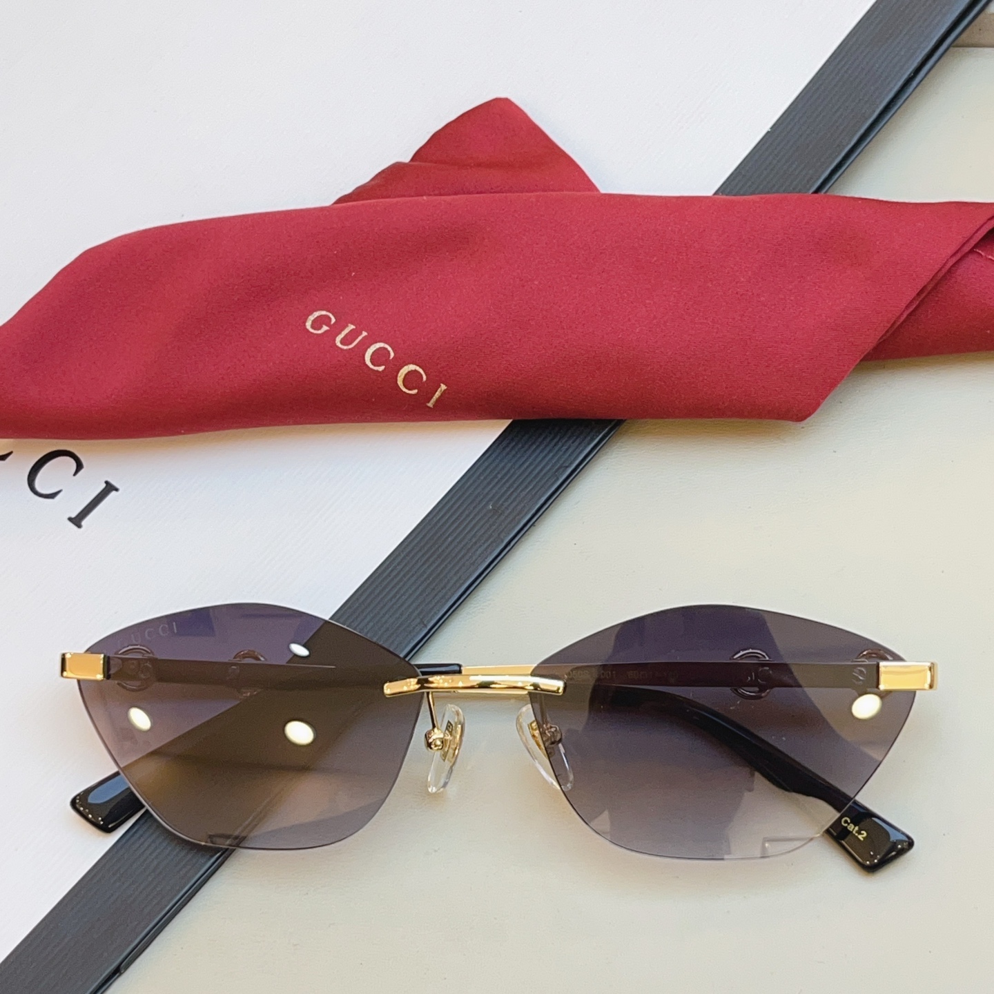 ，【GUCC*】古*驰新款太阳镜 高版本✨，MODEL：GG2050SA，SIZE：60口17-140 