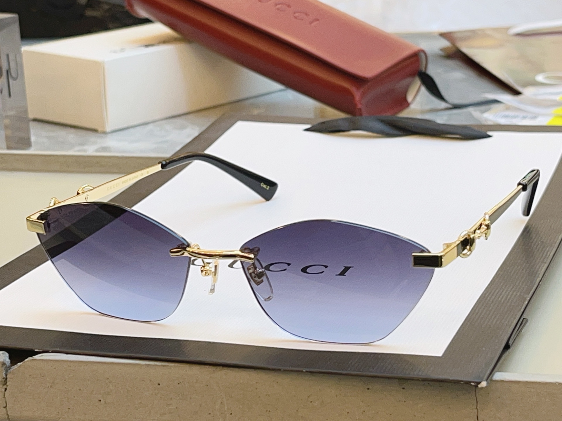 ，【GUCC*】古*驰新款太阳镜 高版本✨，MODEL：GG2050SA，SIZE：60口17-140 