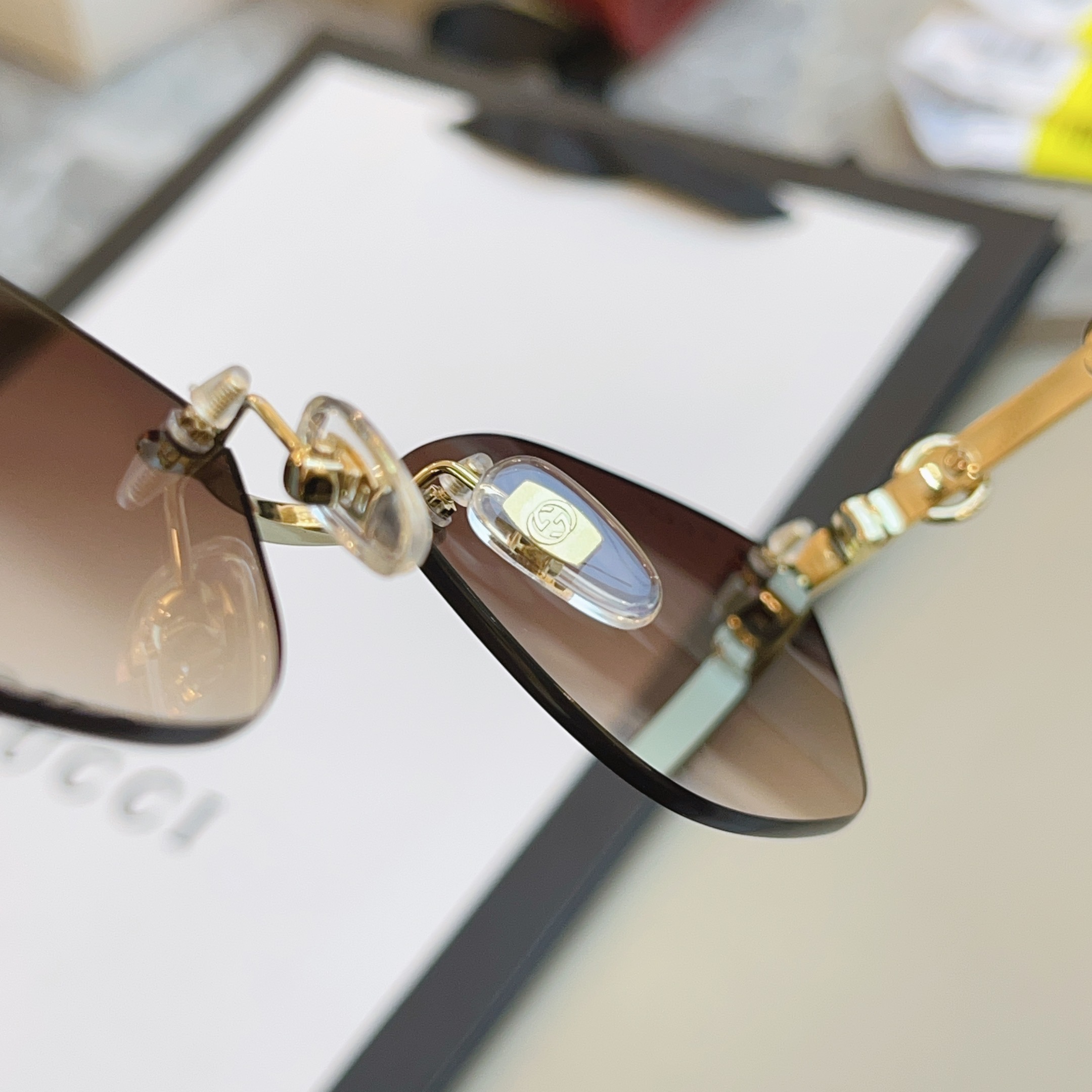 ，【GUCC*】古*驰新款太阳镜 高版本✨，MODEL：GG2050SA，SIZE：60口17-140 