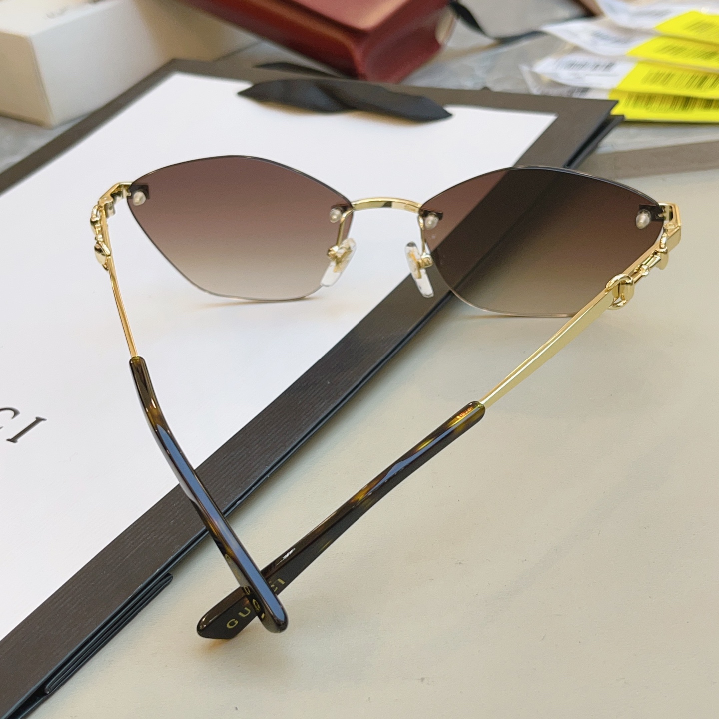 ，【GUCC*】古*驰新款太阳镜 高版本✨，MODEL：GG2050SA，SIZE：60口17-140 