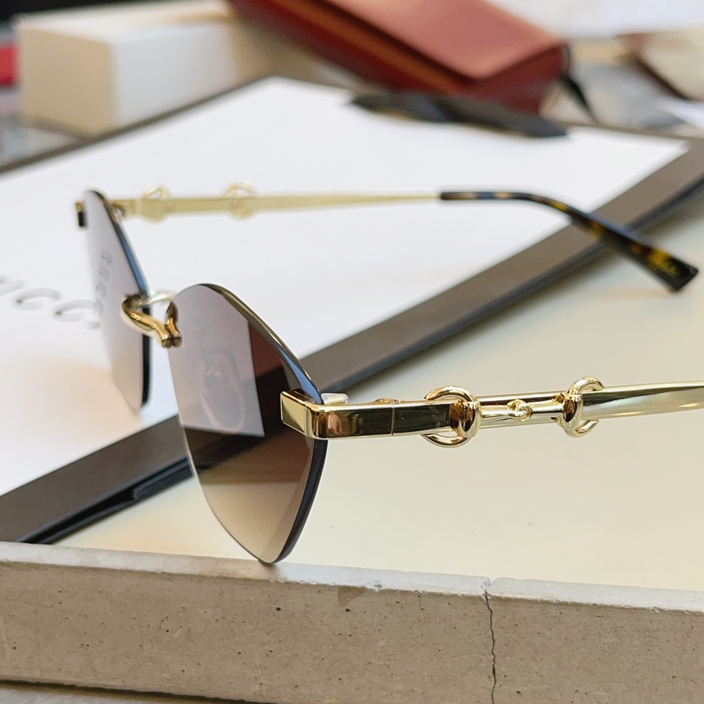 ，【GUCC*】古*驰新款太阳镜 高版本✨，MODEL：GG2050SA，SIZE：60口17-140 