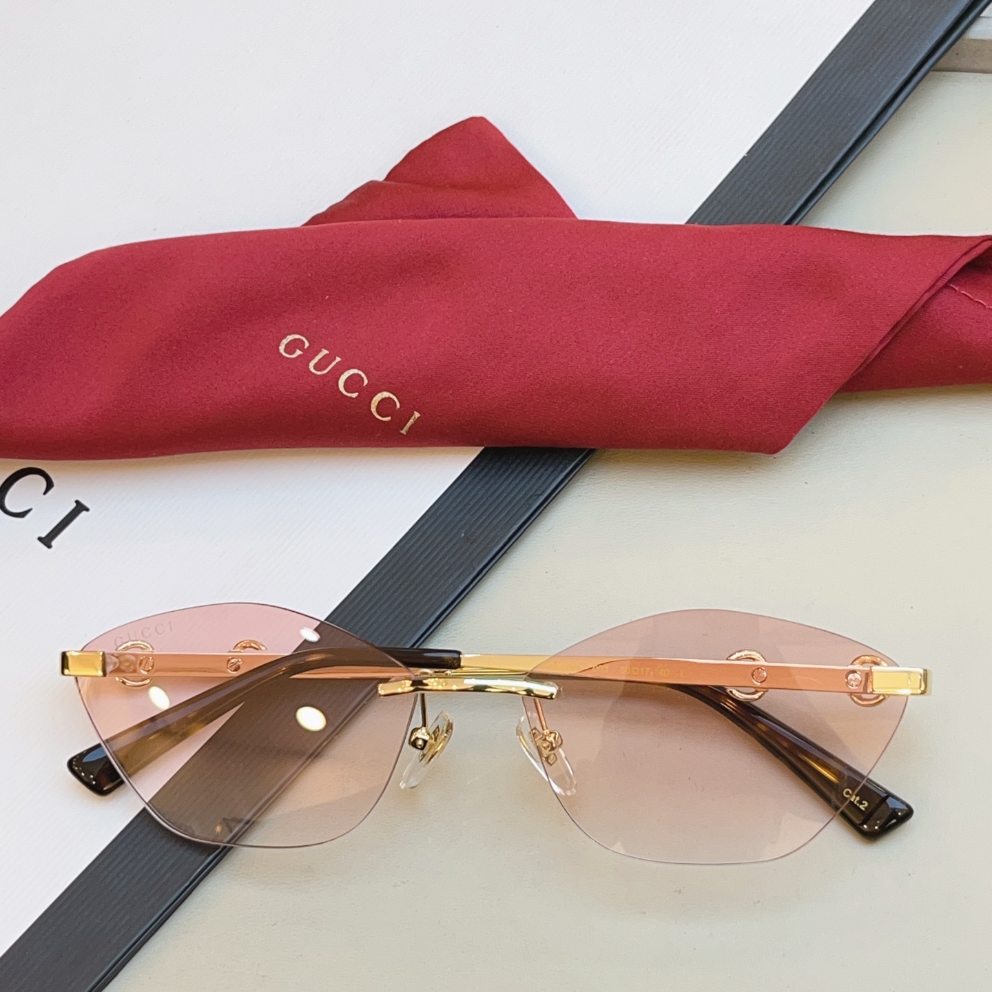 ，【GUCC*】古*驰新款太阳镜 高版本✨，MODEL：GG2050SA，SIZE：60口17-140 