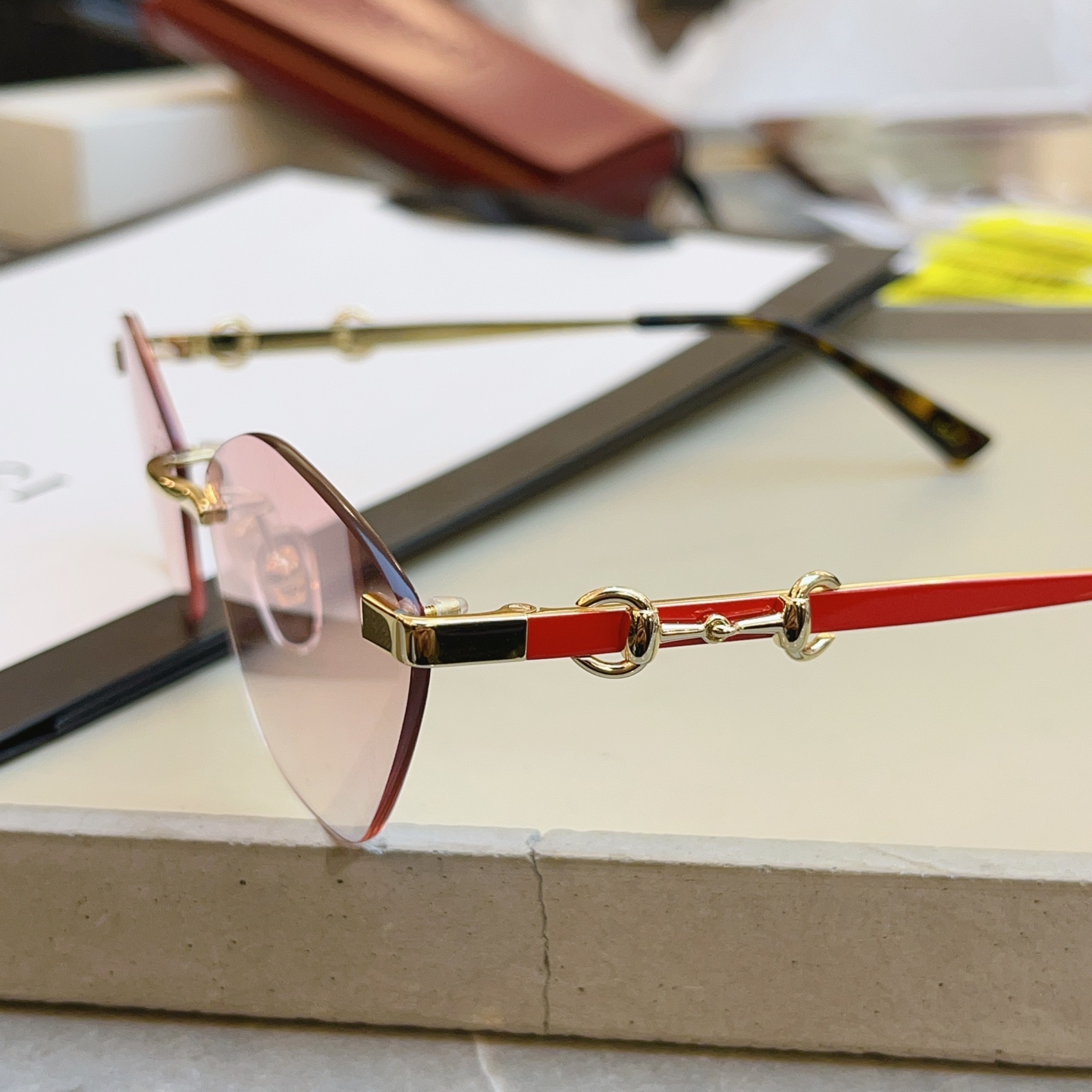 ，【GUCC*】古*驰新款太阳镜 高版本✨，MODEL：GG2050SA，SIZE：60口17-140 