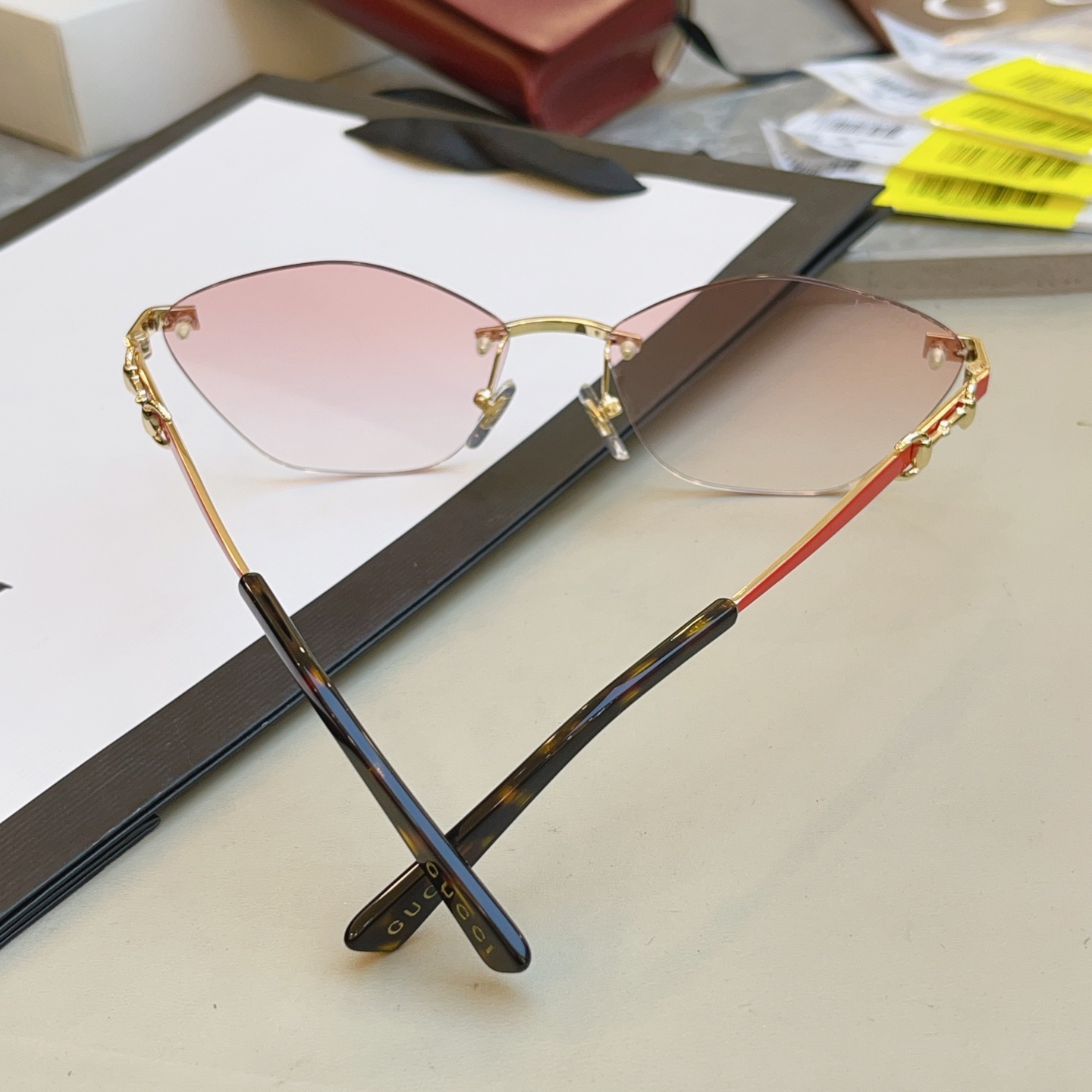 ，【GUCC*】古*驰新款太阳镜 高版本✨，MODEL：GG2050SA，SIZE：60口17-140 