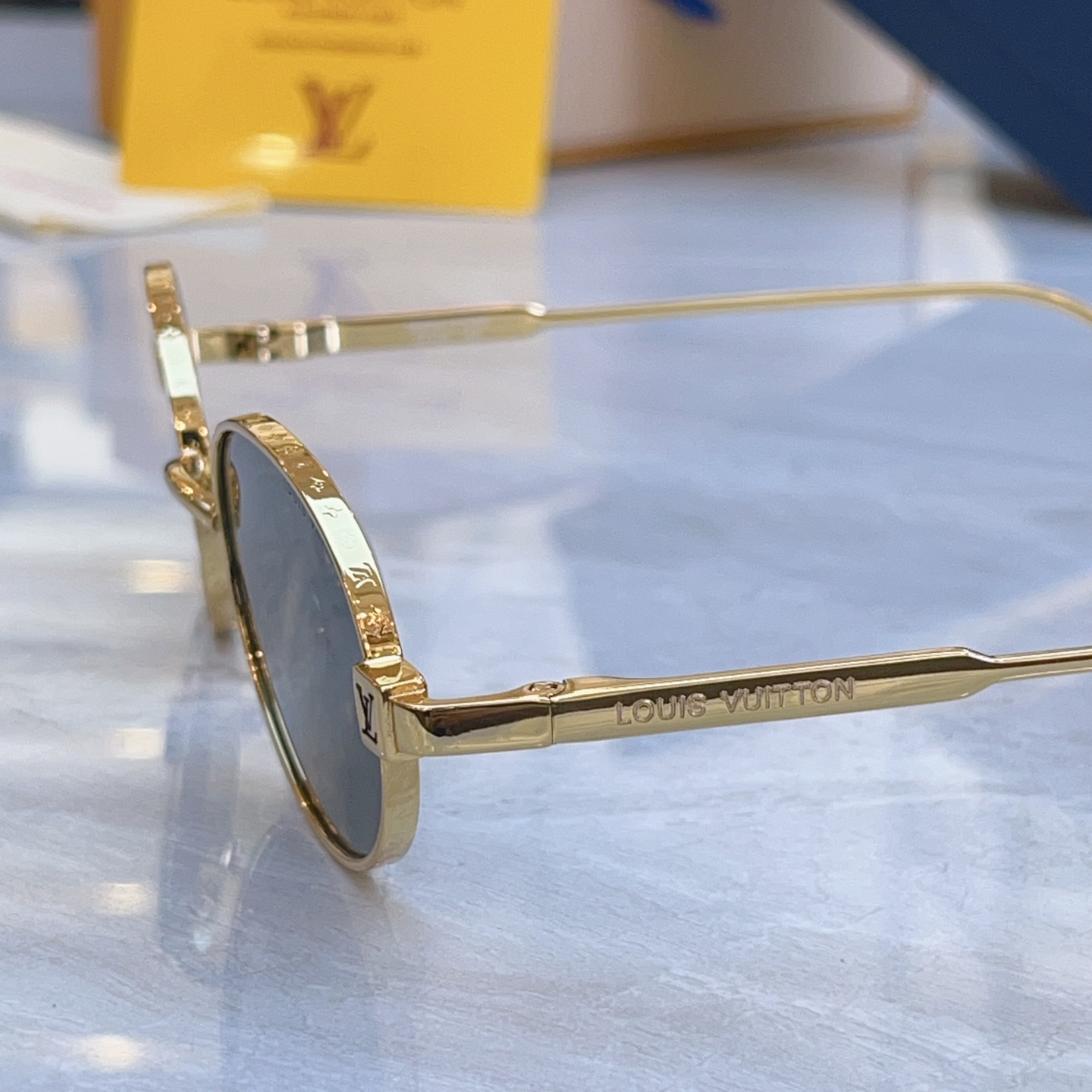 ，【LOUIS VUITTO*】路易*威登新款太阳镜，MODEL：Z2912U，SIZE：53口20-1