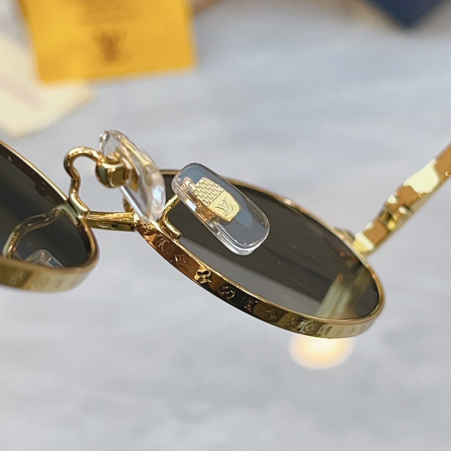 ，【LOUIS VUITTO*】路易*威登新款太阳镜，MODEL：Z2912U，SIZE：53口20-1