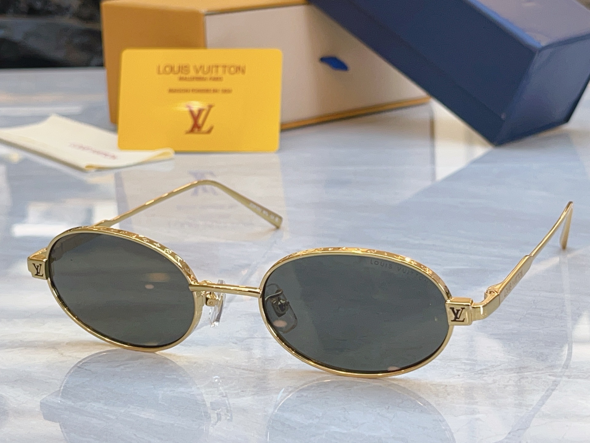 ，【LOUIS VUITTO*】路易*威登新款太阳镜，MODEL：Z2912U，SIZE：53口20-1