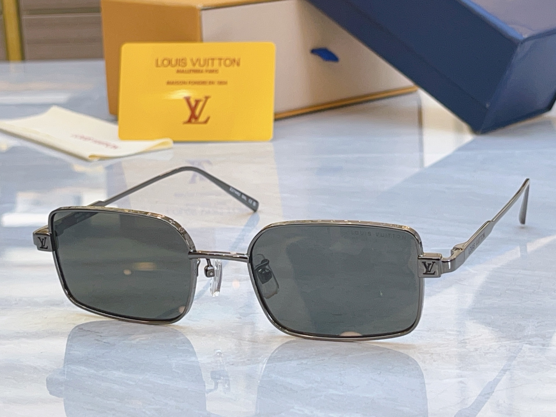 ，【LOUIS VUITTO*】路易*威登新款太阳镜，MODEL：Z2744U，SIZE：53口19-1