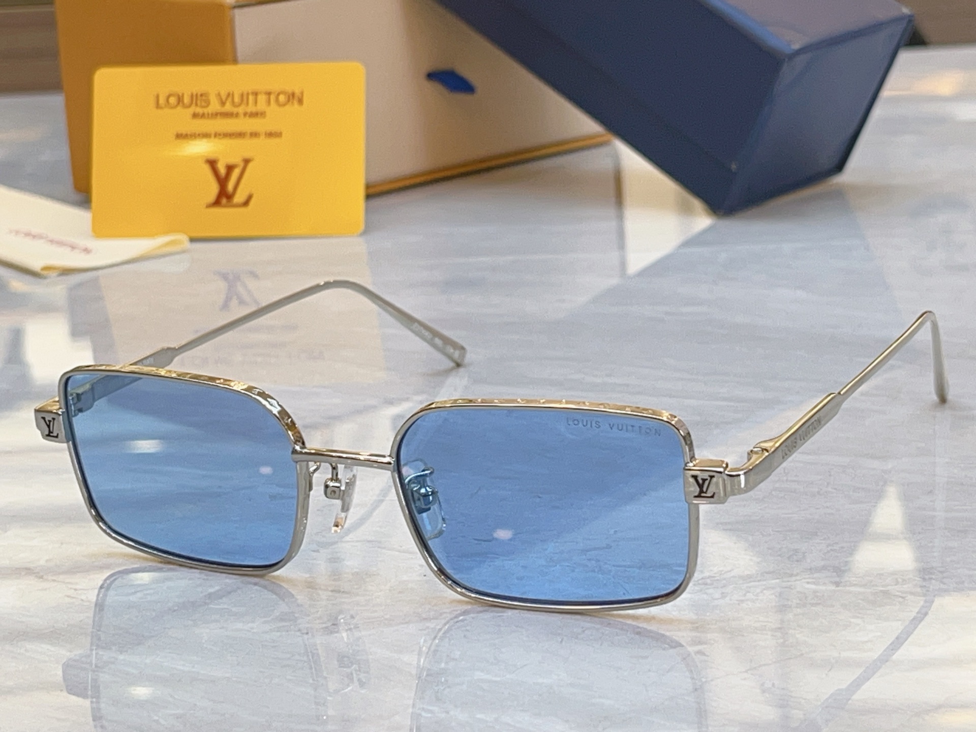 ，【LOUIS VUITTO*】路易*威登新款太阳镜，MODEL：Z2744U，SIZE：53口19-1