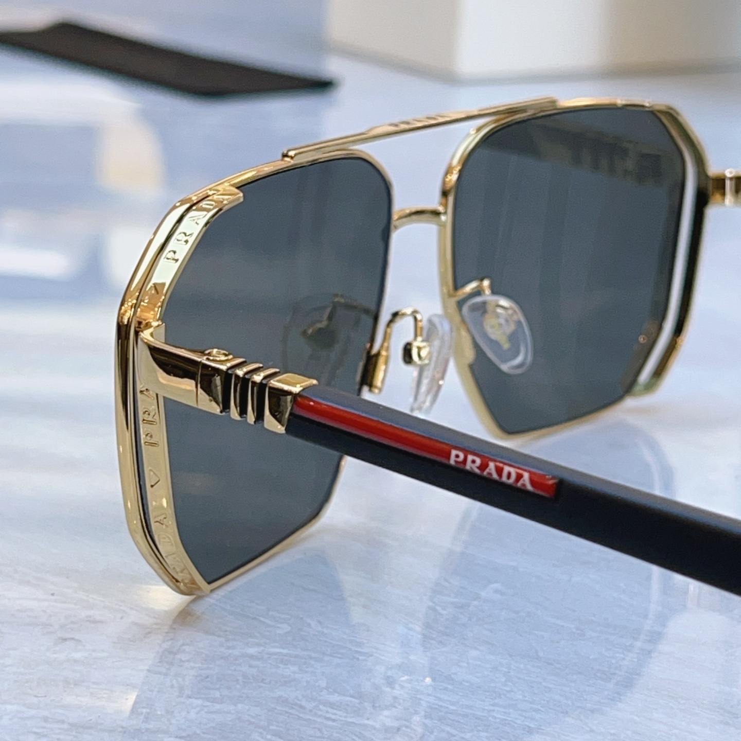 ，【PRAD*】普拉*达新款太阳镜🕶️，MODEL：PR 182，SIZE：61口14-145