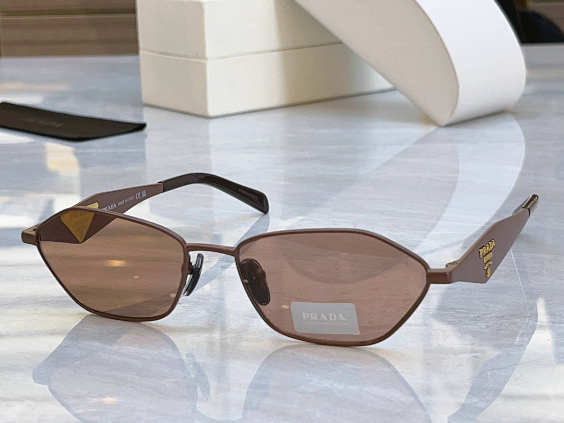 ，【PRAD*】普拉*达新款太阳镜🕶️，MODEL：PR D50S，SIZE：67口16-140