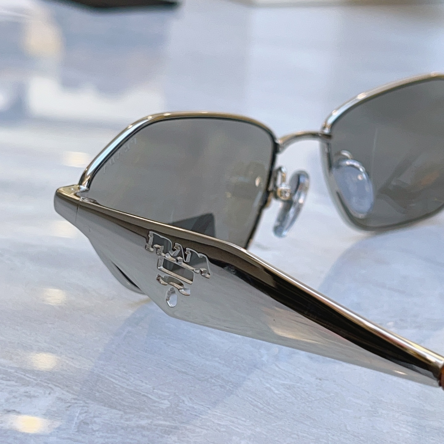 ，【PRAD*】普拉*达新款太阳镜🕶️，MODEL：PR D50S，SIZE：67口16-140