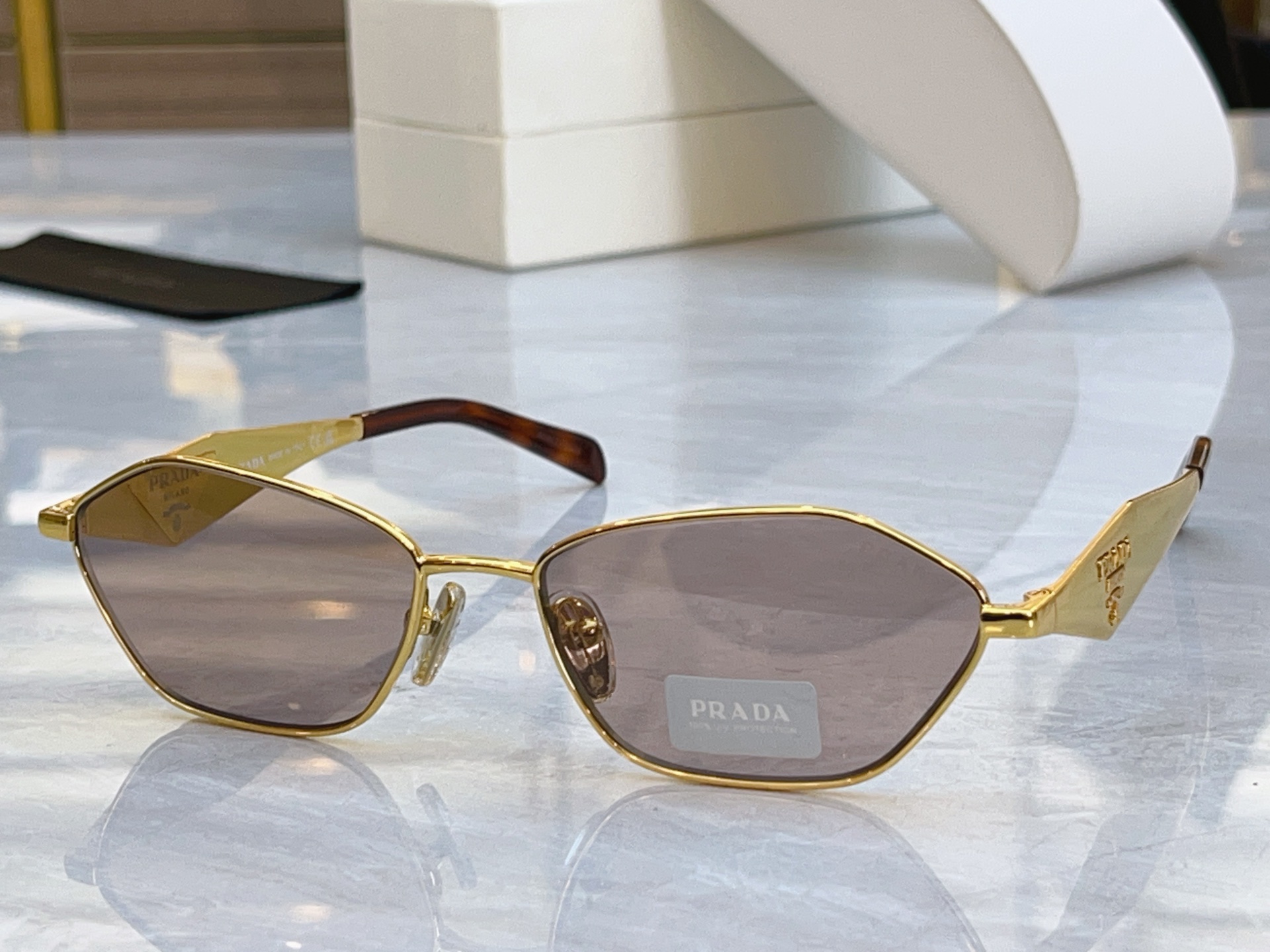 ，【PRAD*】普拉*达新款太阳镜🕶️，MODEL：PR D50S，SIZE：67口16-140