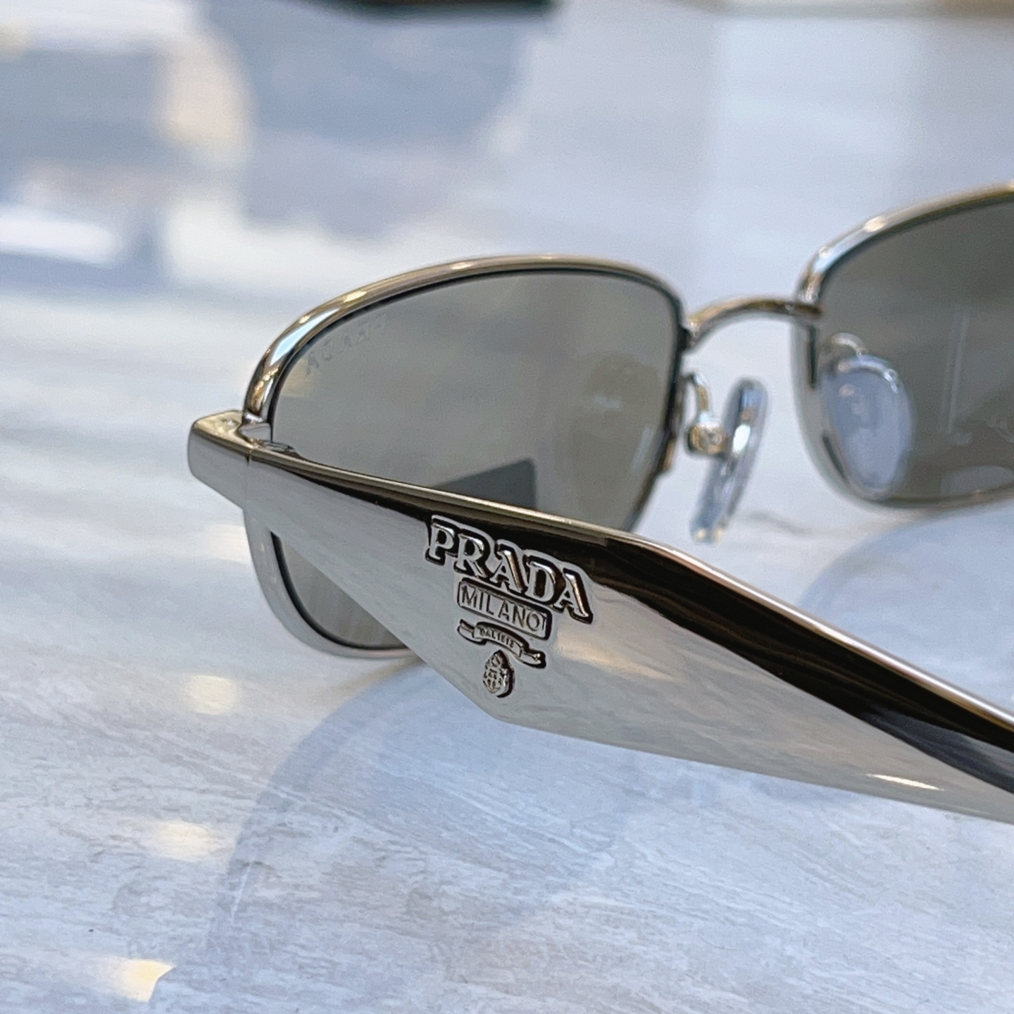 ，【PRAD*】普拉*达新款太阳镜🕶️，MODEL：PR D51S，SIZE：55口18-140