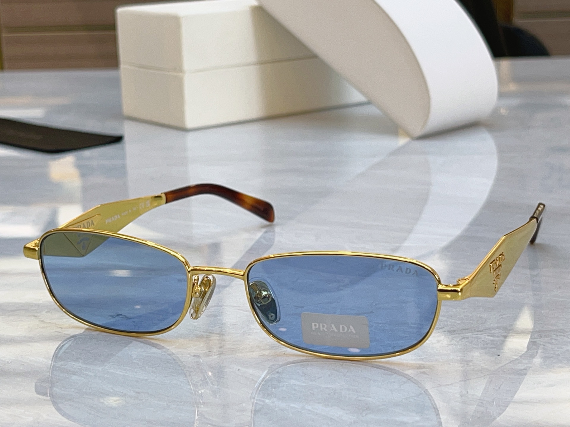 ，【PRAD*】普拉*达新款太阳镜🕶️，MODEL：PR D51S，SIZE：55口18-140