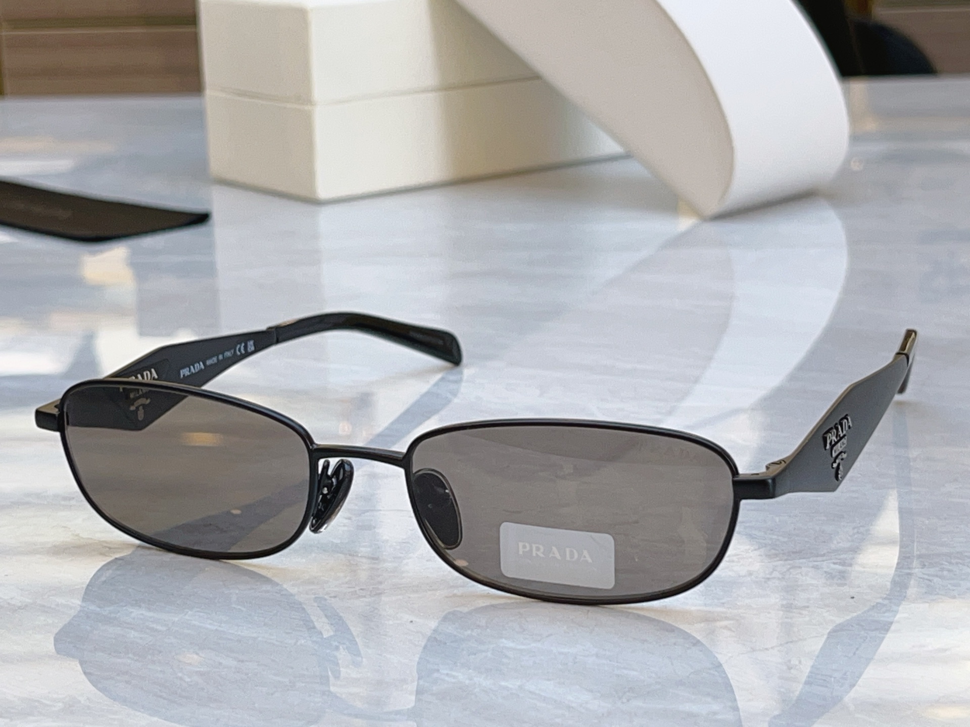 ，【PRAD*】普拉*达新款太阳镜🕶️，MODEL：PR D51S，SIZE：55口18-140