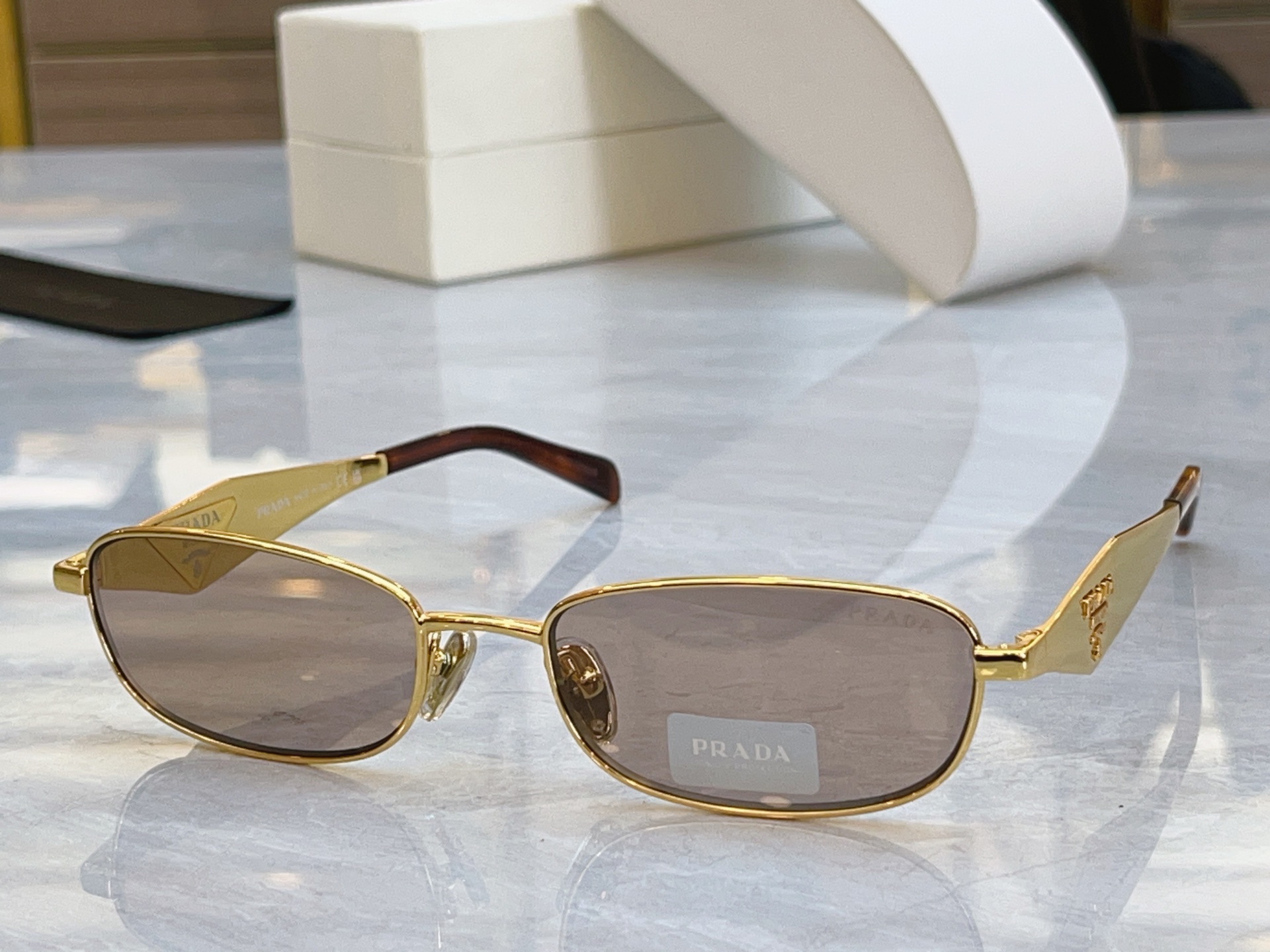 ，【PRAD*】普拉*达新款太阳镜🕶️，MODEL：PR D51S，SIZE：55口18-140