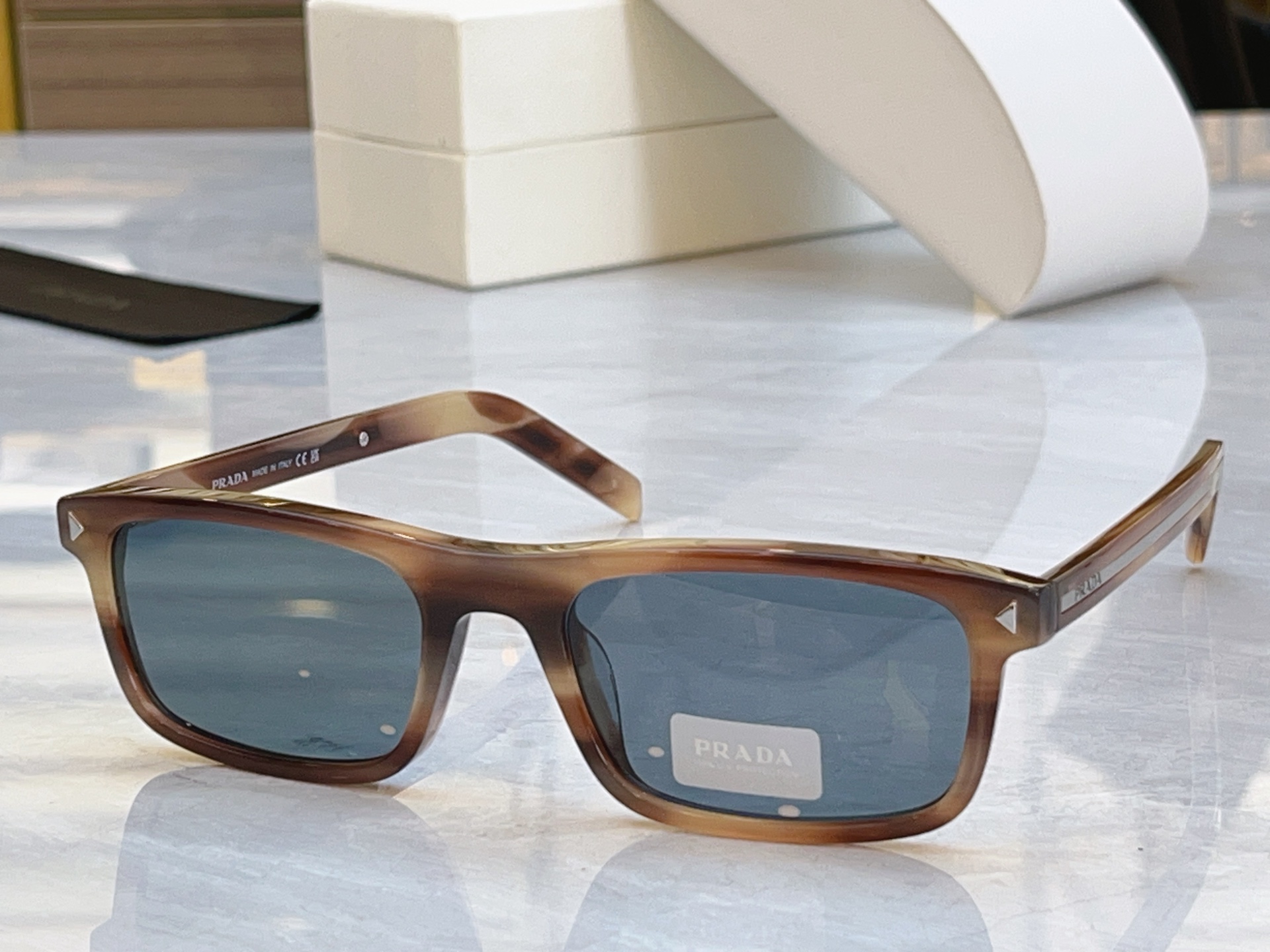 ，【PRAD*】普拉*达新款太阳镜🕶️，MODEL：PR D05S，SIZE：52口18-145