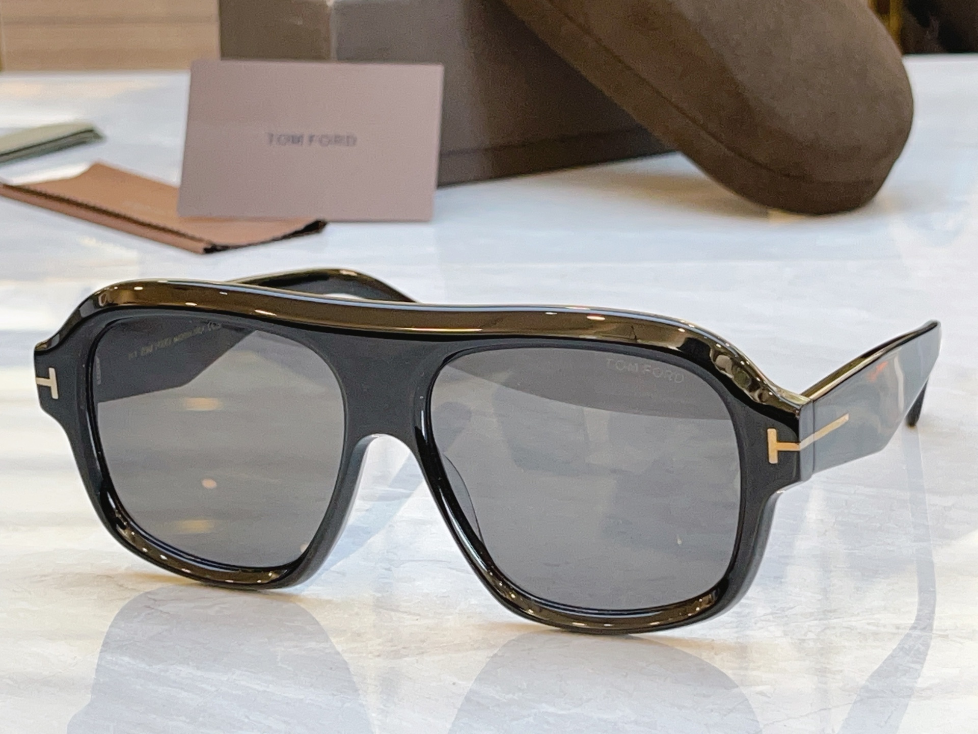 ，【TOM FOR*】汤姆*福特新款太阳镜，MODEL：TF 1324，SIZE：56口14-140