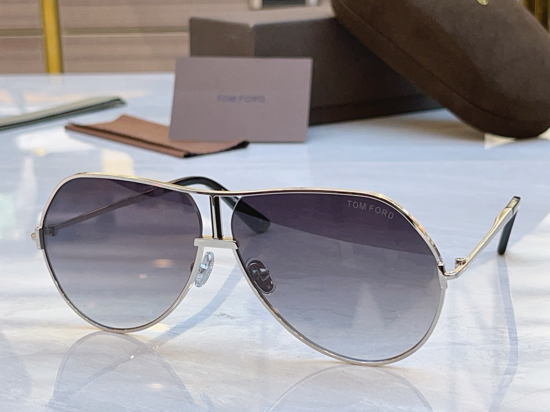 ，【TOM FOR*】汤姆*福特新款太阳镜，MODEL：TF 1281，SIZE：63口10-135