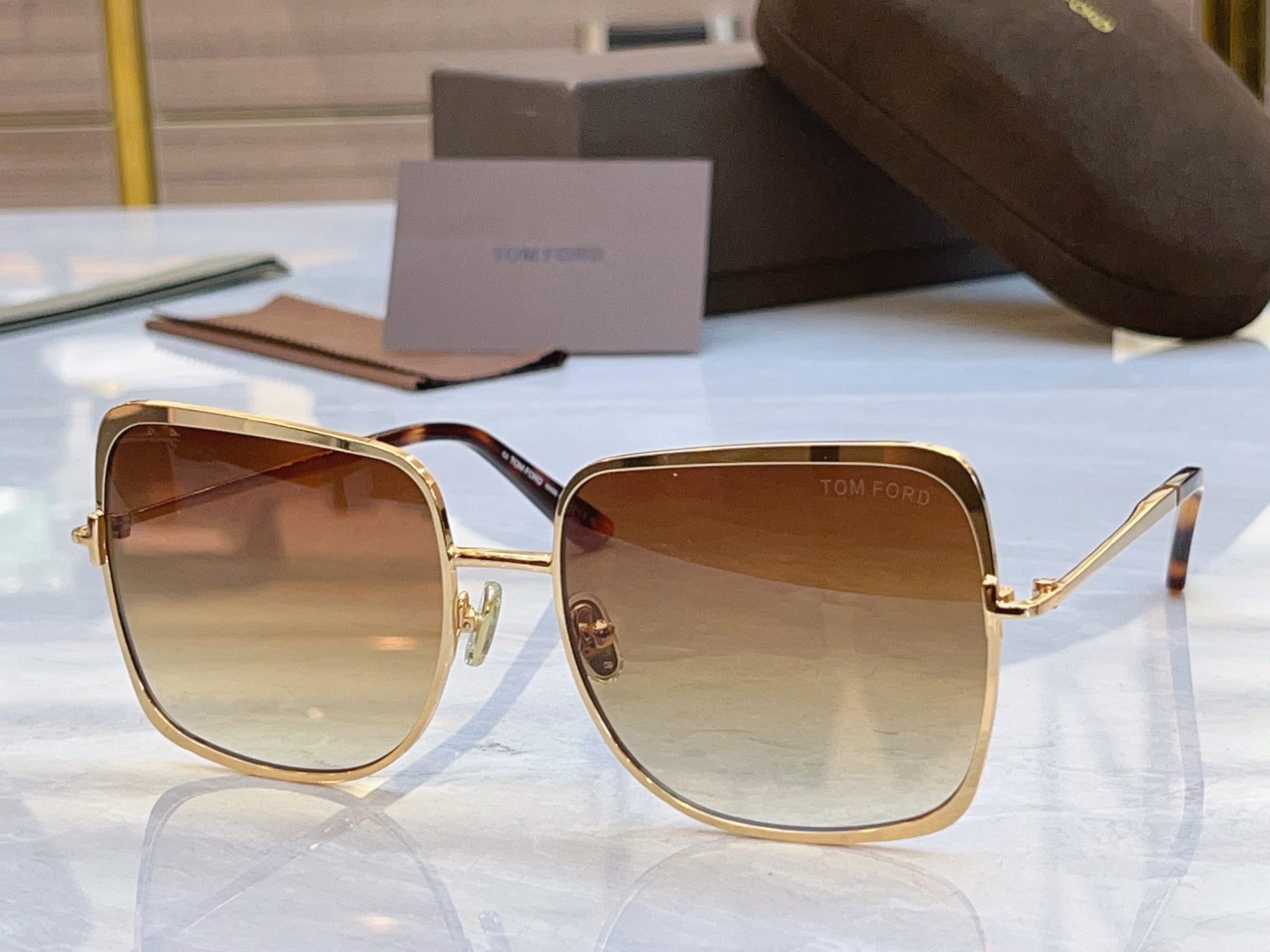 ，【TOM FOR*】汤姆*福特新款太阳镜，MODEL：TF 1319，SIZE：57口17-140