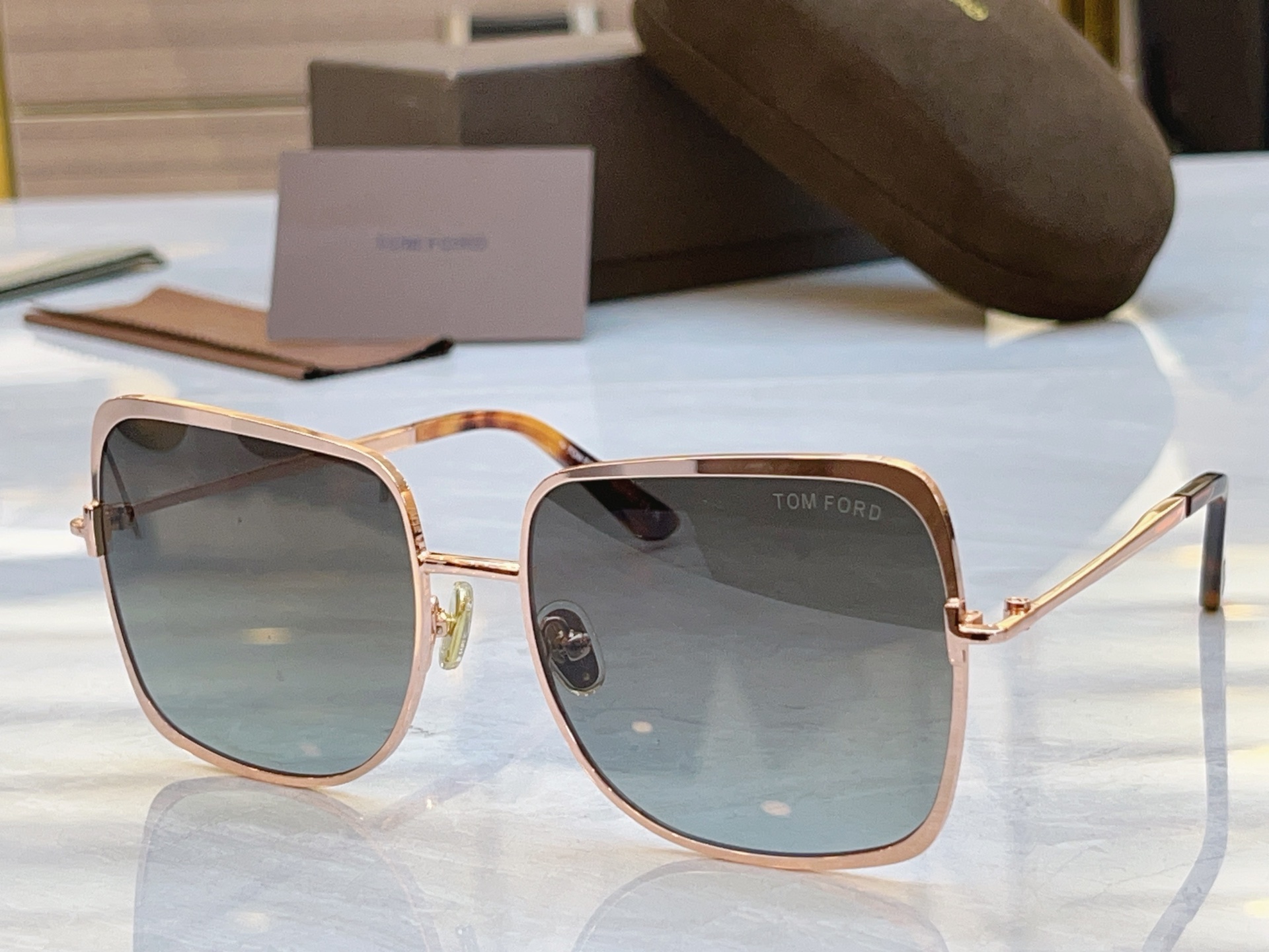 ，【TOM FOR*】汤姆*福特新款太阳镜，MODEL：TF 1319，SIZE：57口17-140