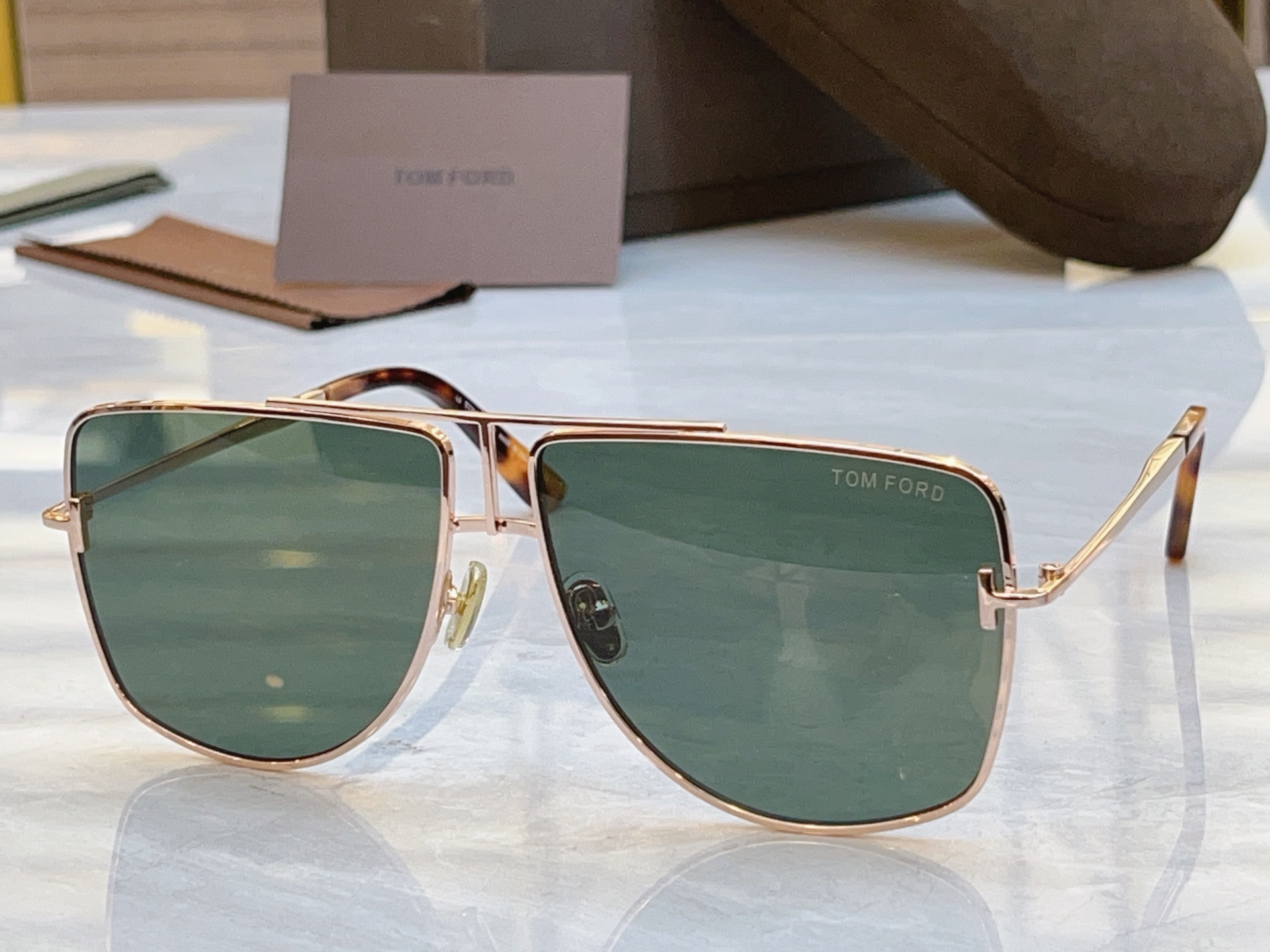 ，【TOM FOR*】汤姆*福特新款太阳镜，MODEL：TF 1307，SIZE：59口12-140