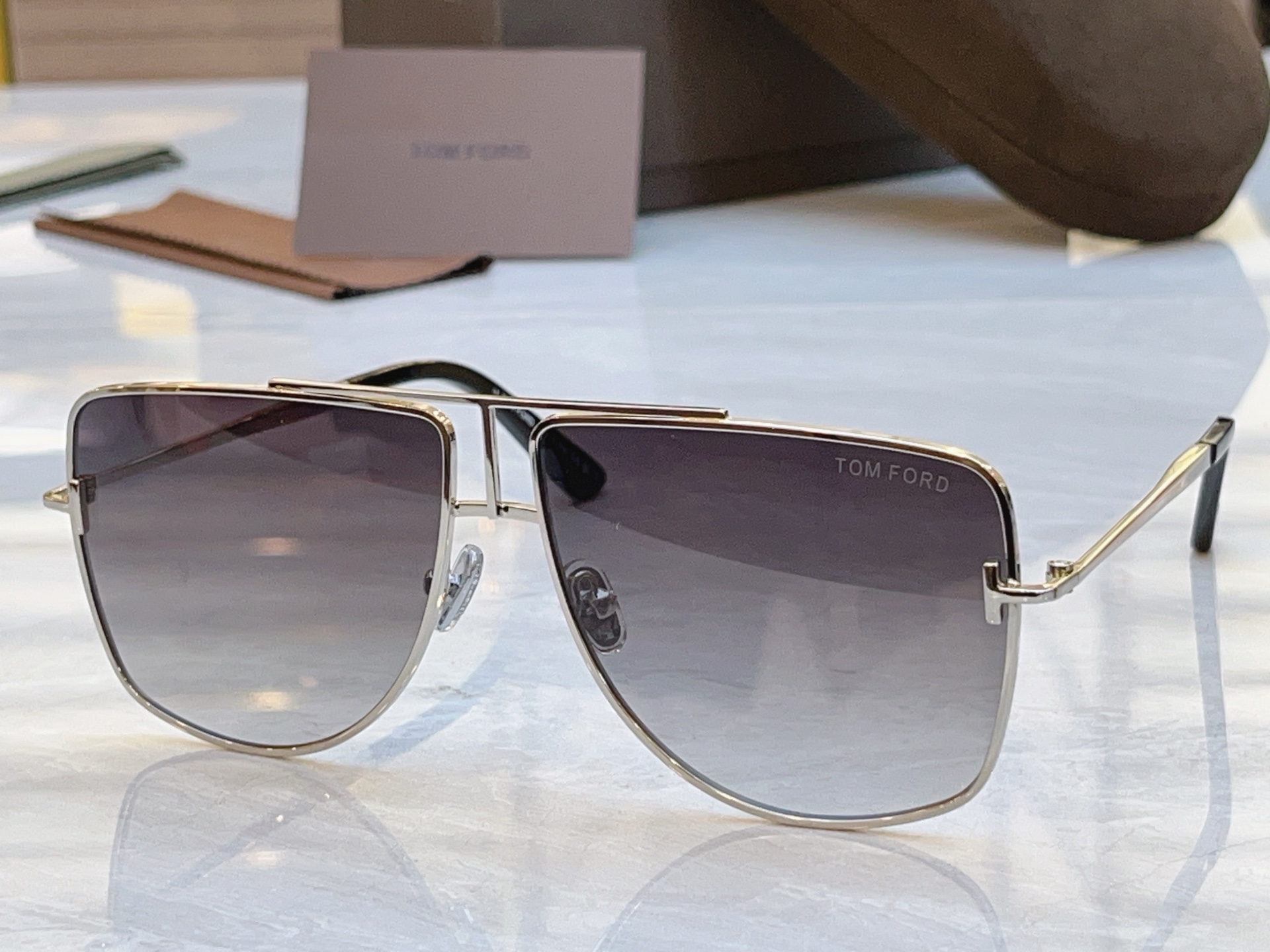 ，【TOM FOR*】汤姆*福特新款太阳镜，MODEL：TF 1307，SIZE：59口12-140