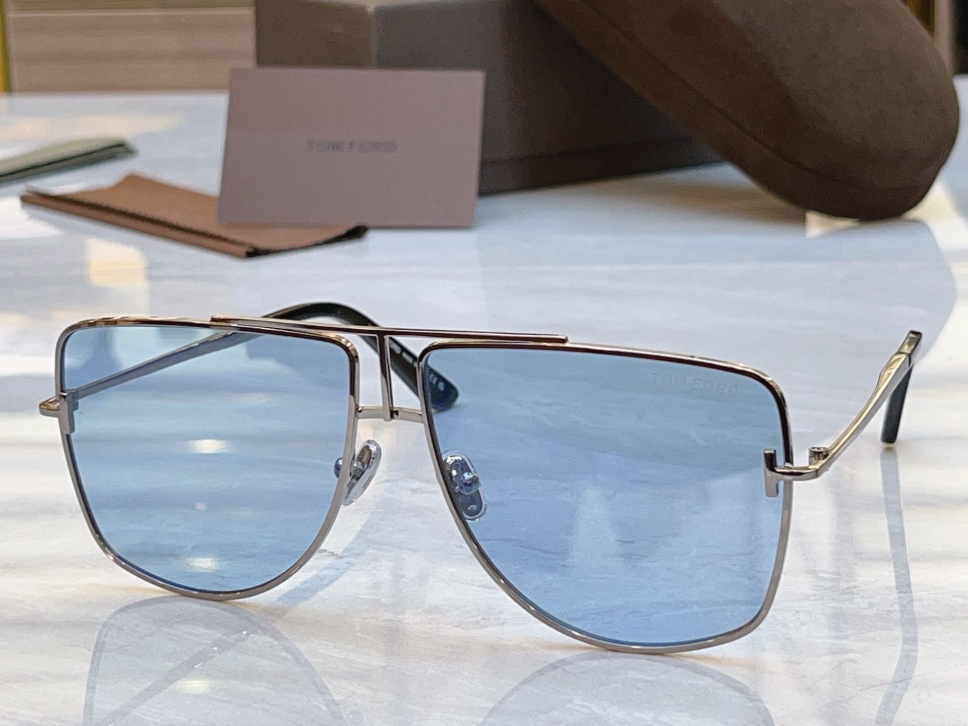 ，【TOM FOR*】汤姆*福特新款太阳镜，MODEL：TF 1307，SIZE：59口12-140